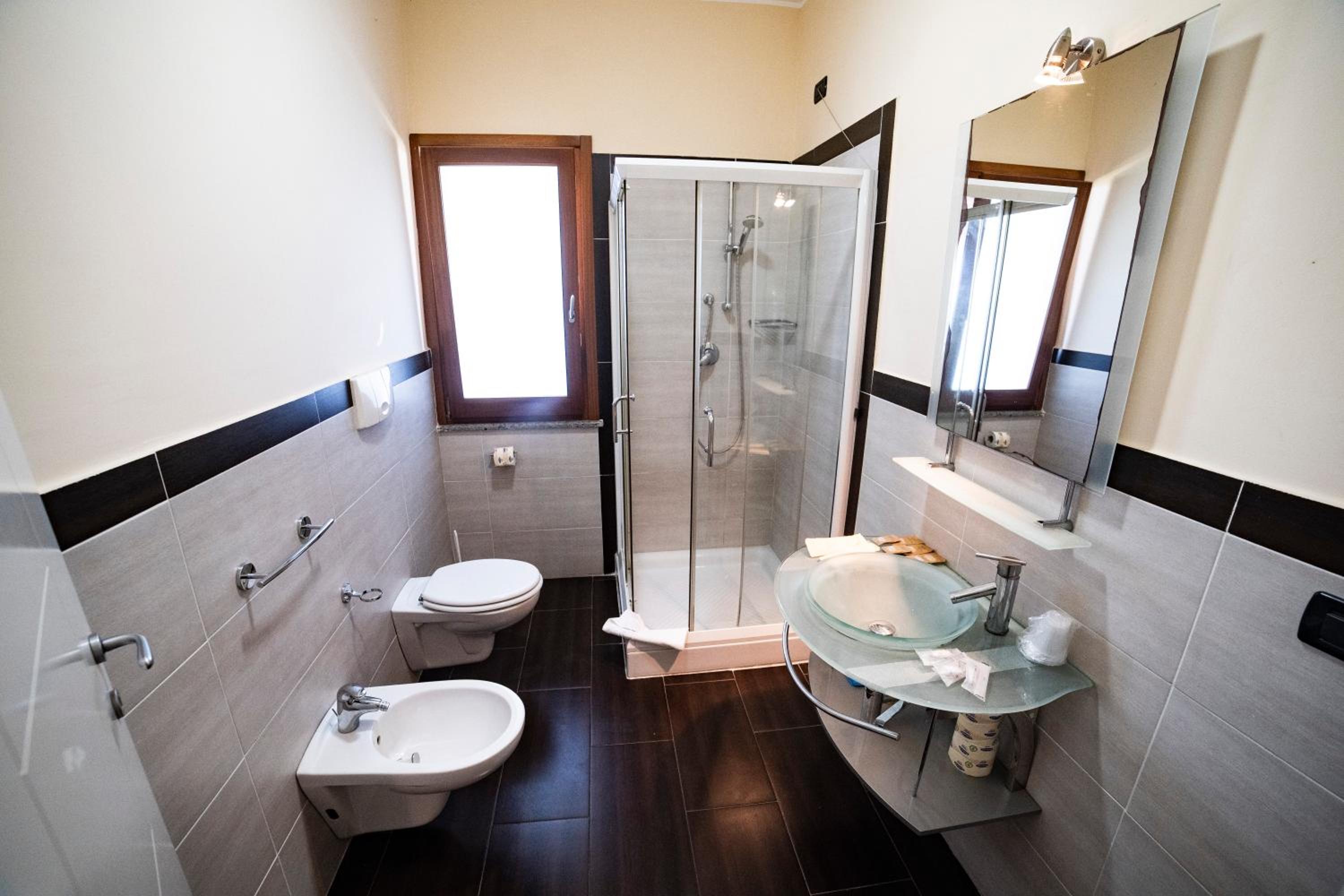Double Room - Photo 3
