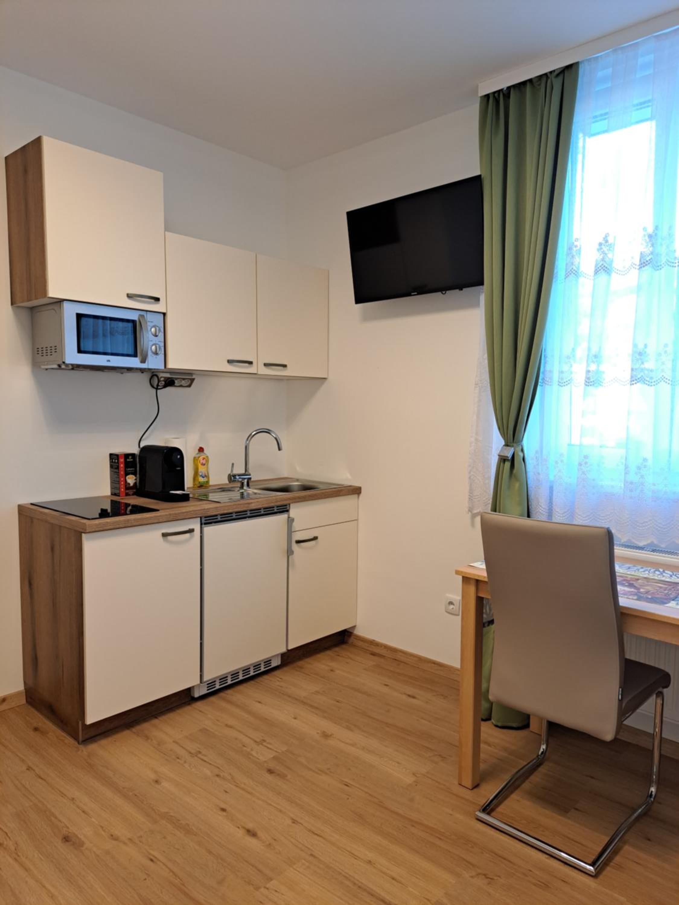 Standard Single Room with Shower photo 3
