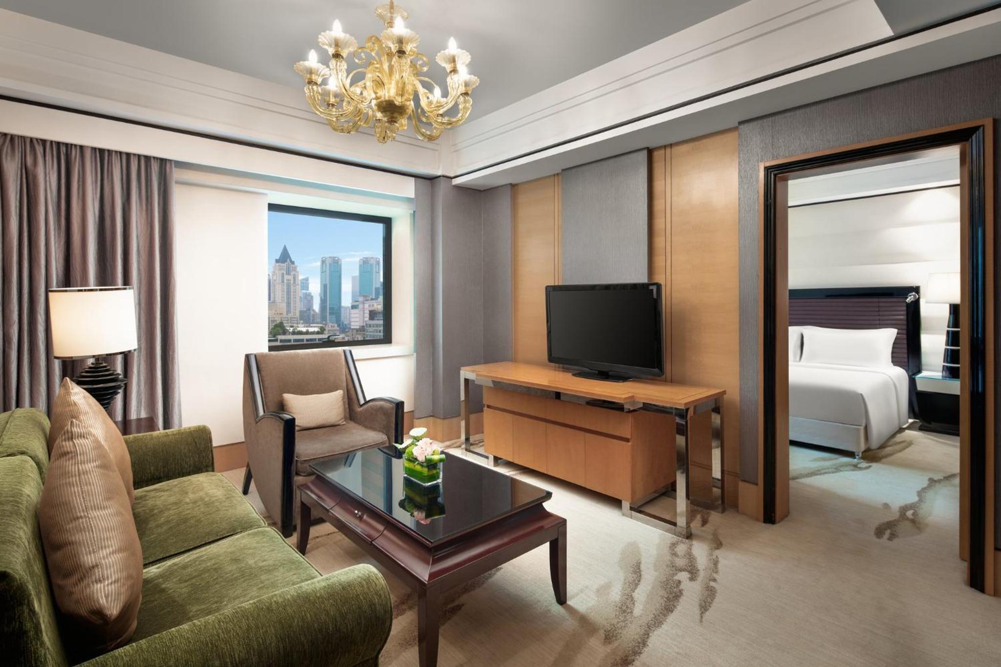 One-Bedroom Suite Lounge Access - Photo 4