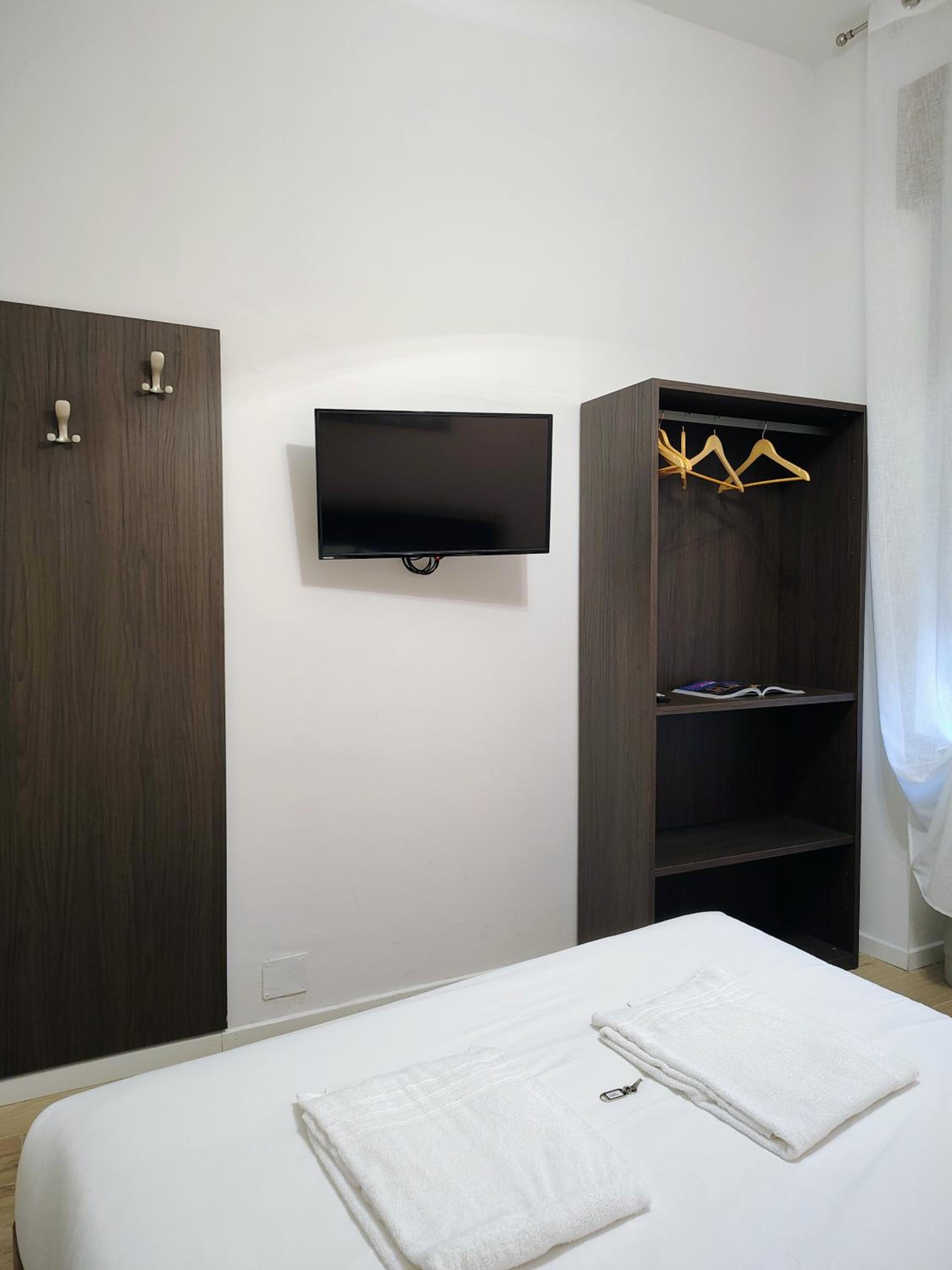 Deluxe Room - Photo 4