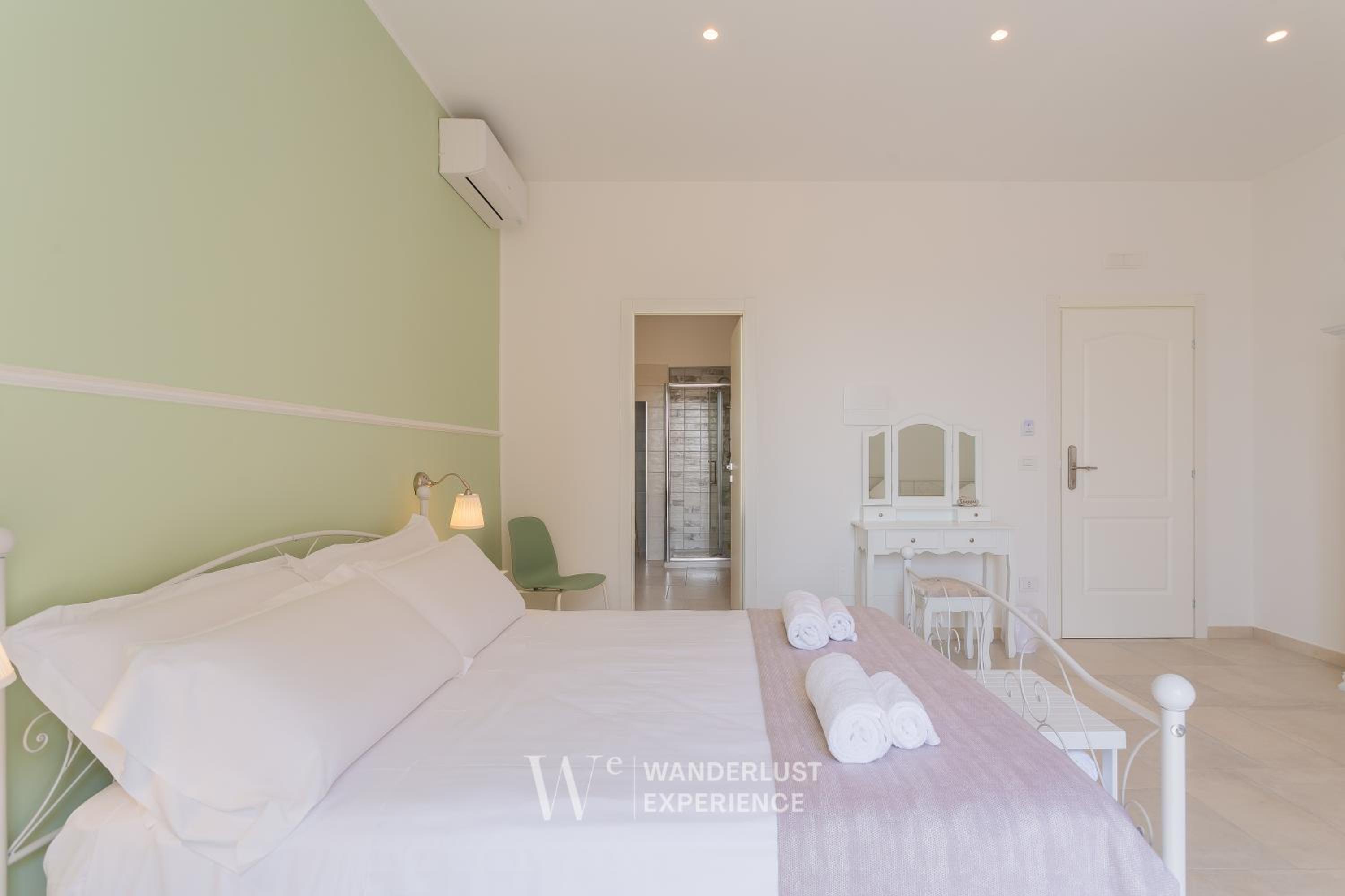 Three-Bedroom Deluxe Apartment