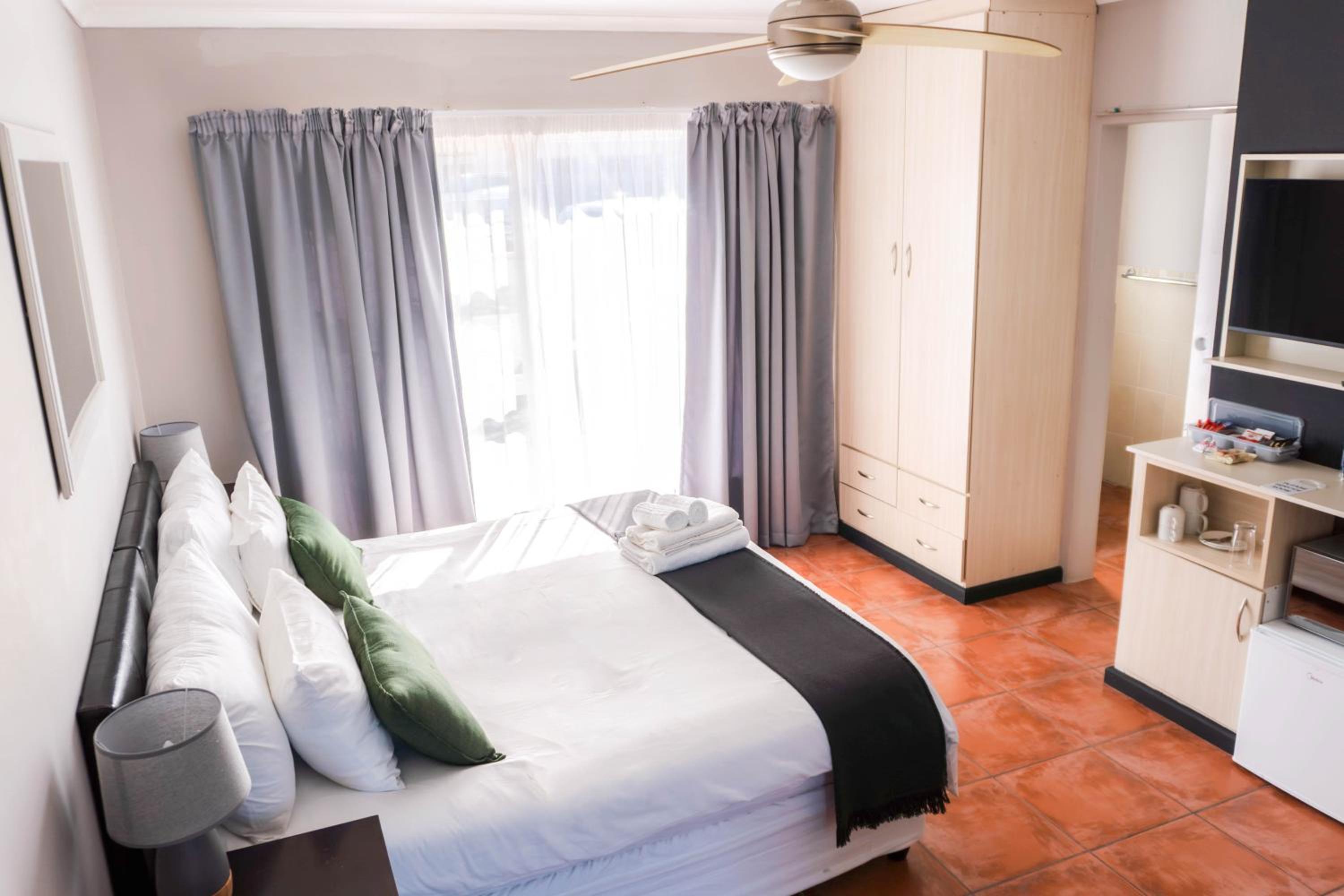 Double Room with Pool View