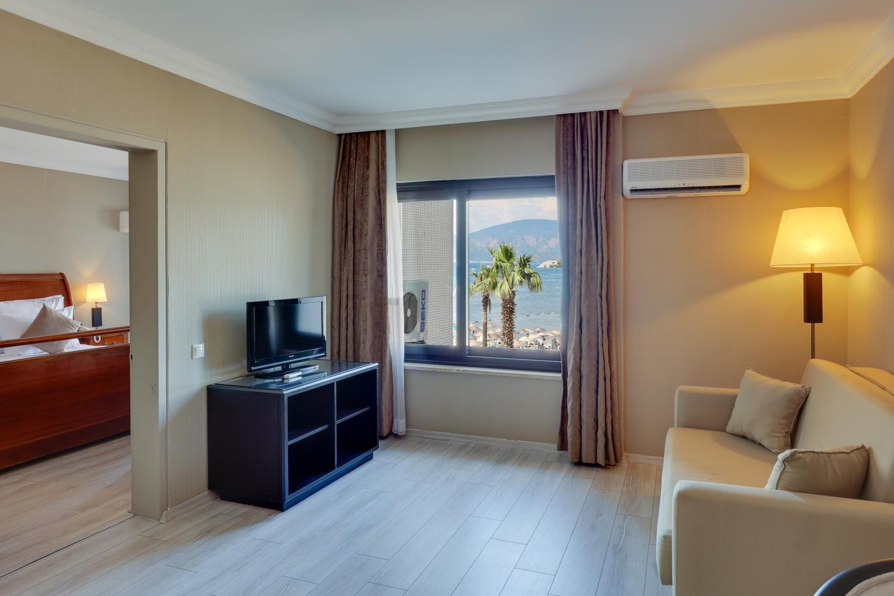 Suite with Sea View photo 1
