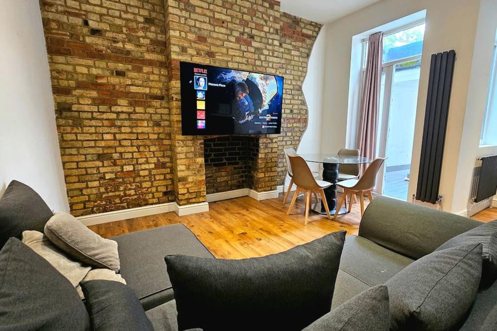 Two-Bedroom Apartment photo 1
