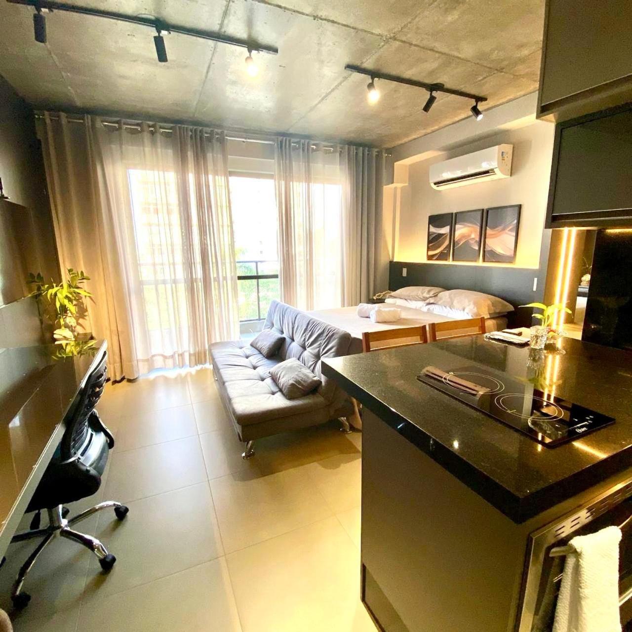 One-Bedroom Apartment photo 1