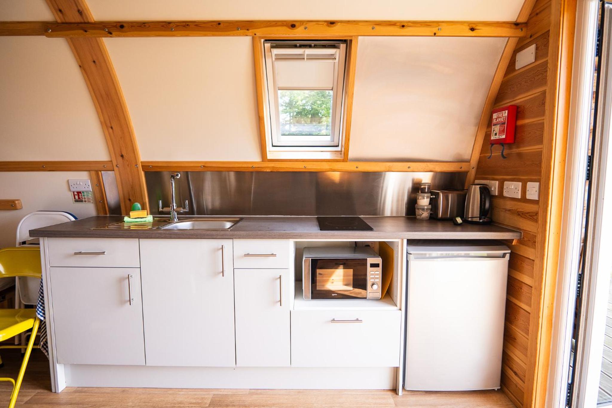 Large Stepless Cabin - Without Hot Tub photo 2