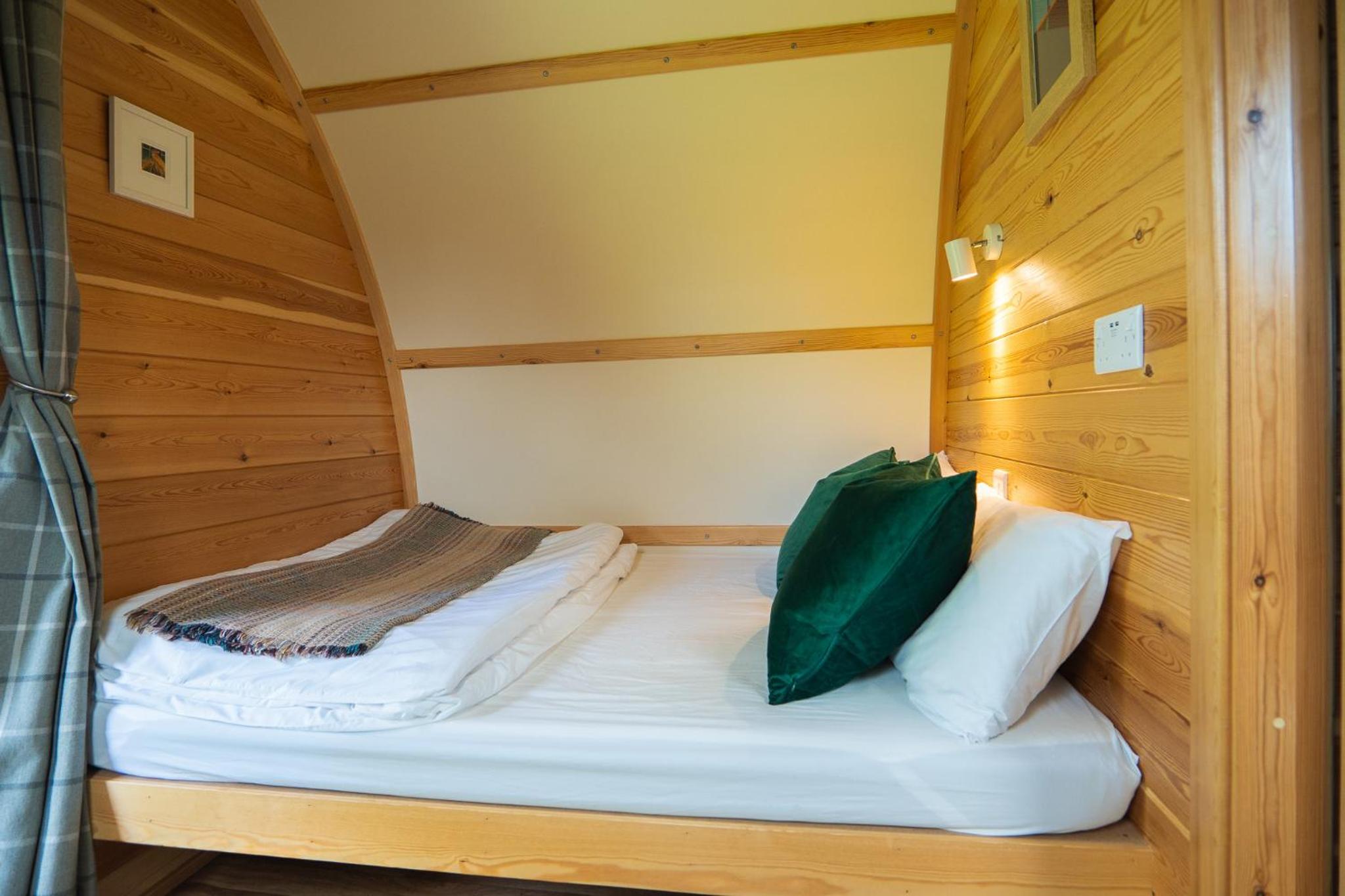 Large Cabin with Outdoor Bath photo 2