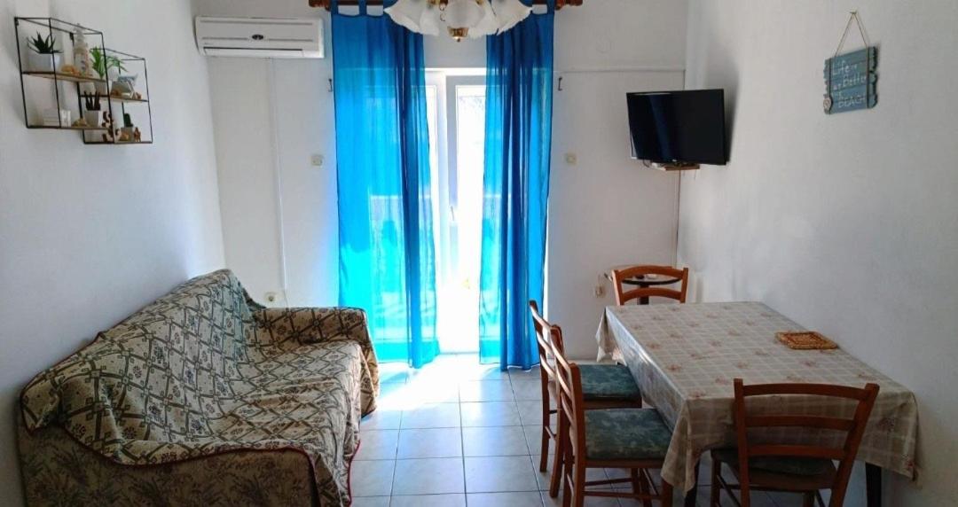 Two-Bedroom Apartment with Sea View photo 2