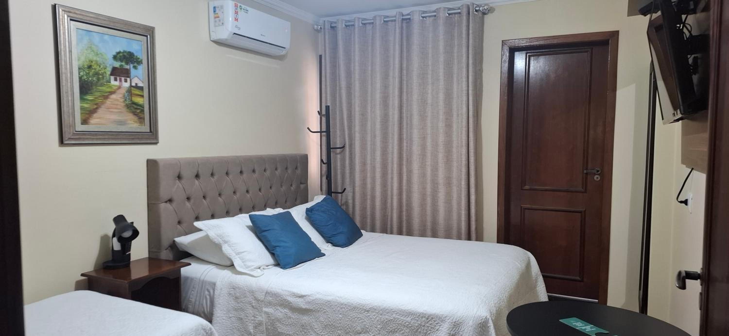 Deluxe Suite - Photo 1