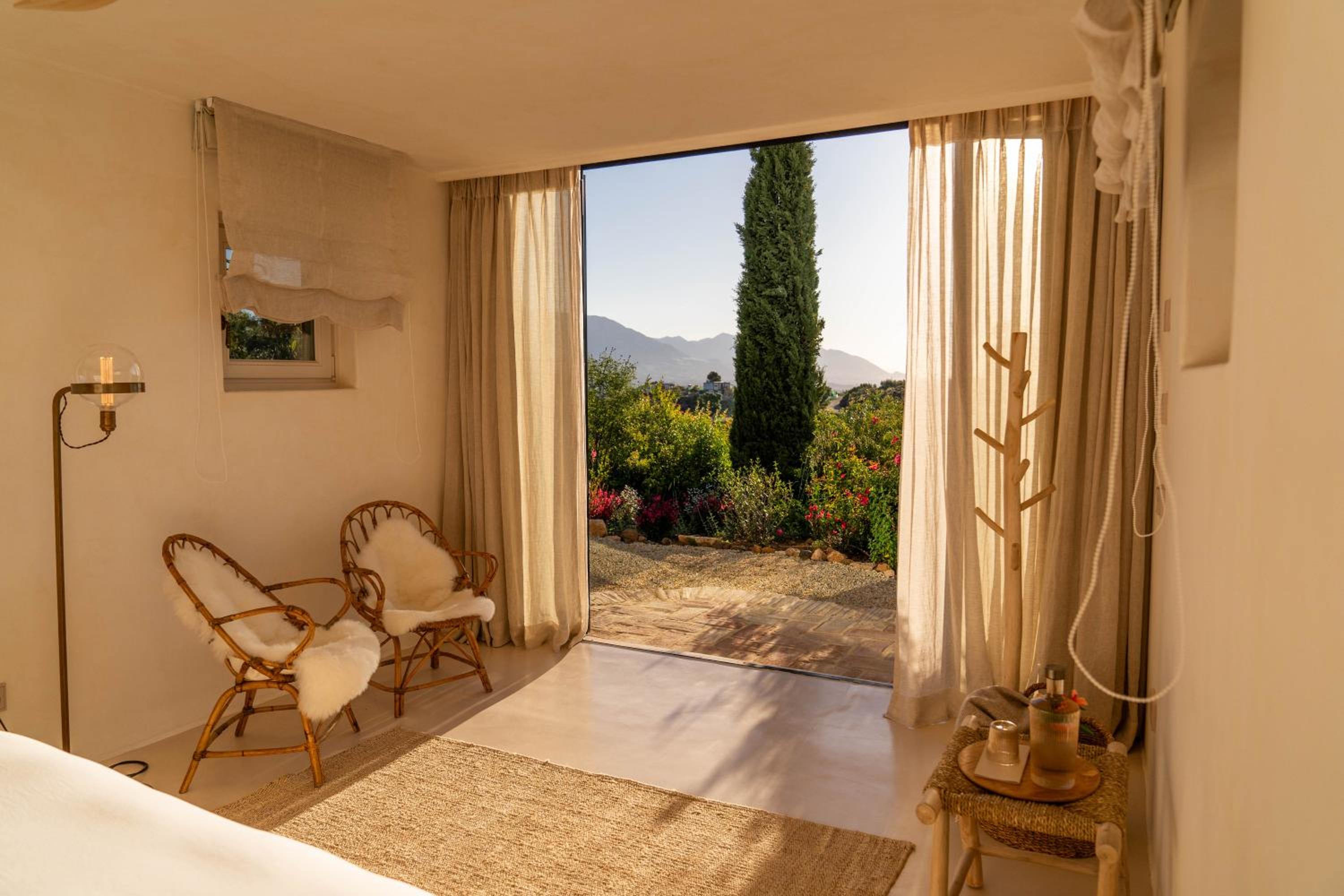 Habitación Doble Deluxe con Balcón y Vista al Mar