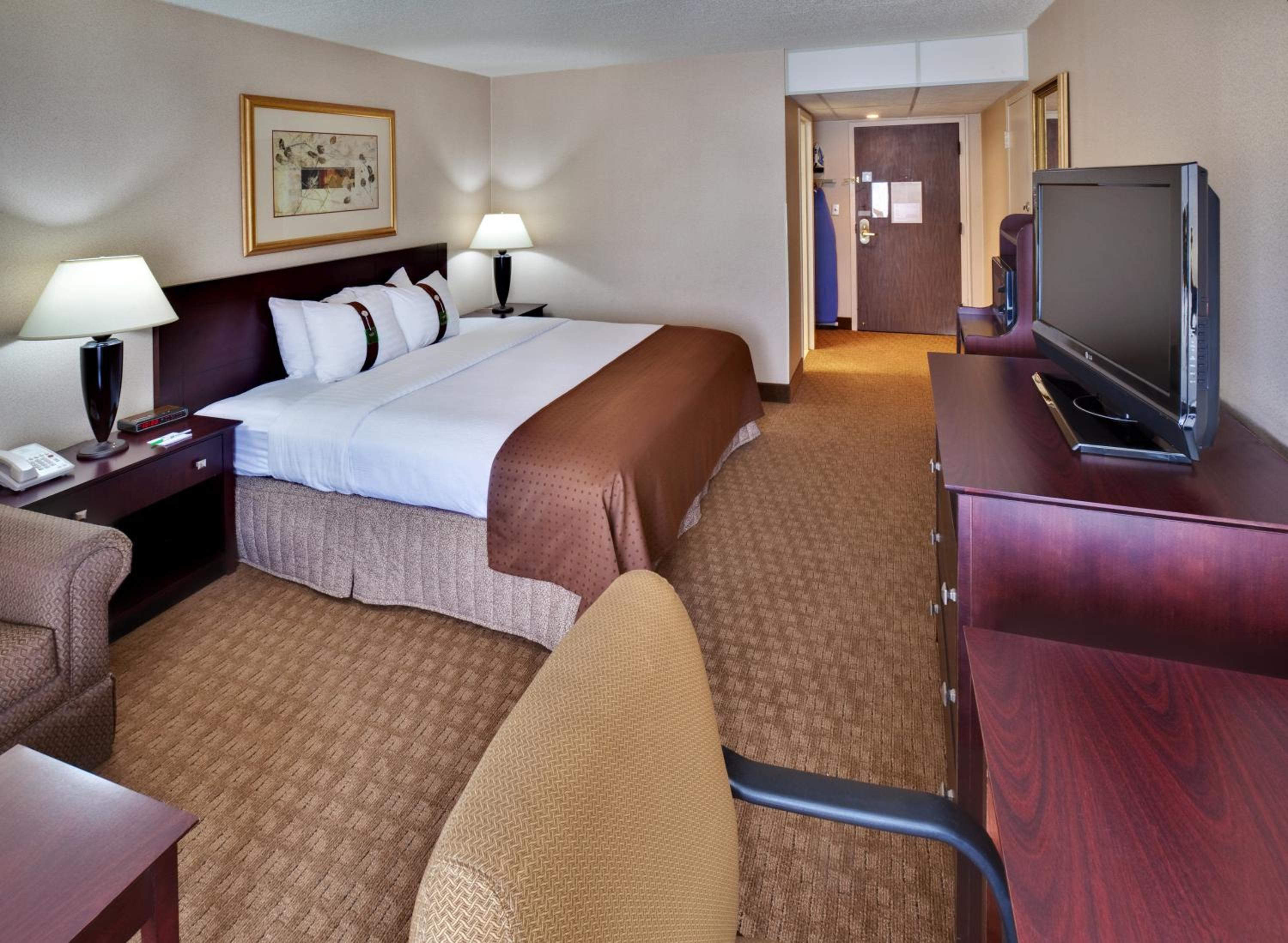 King Room - Non-Smoking - Photo 1
