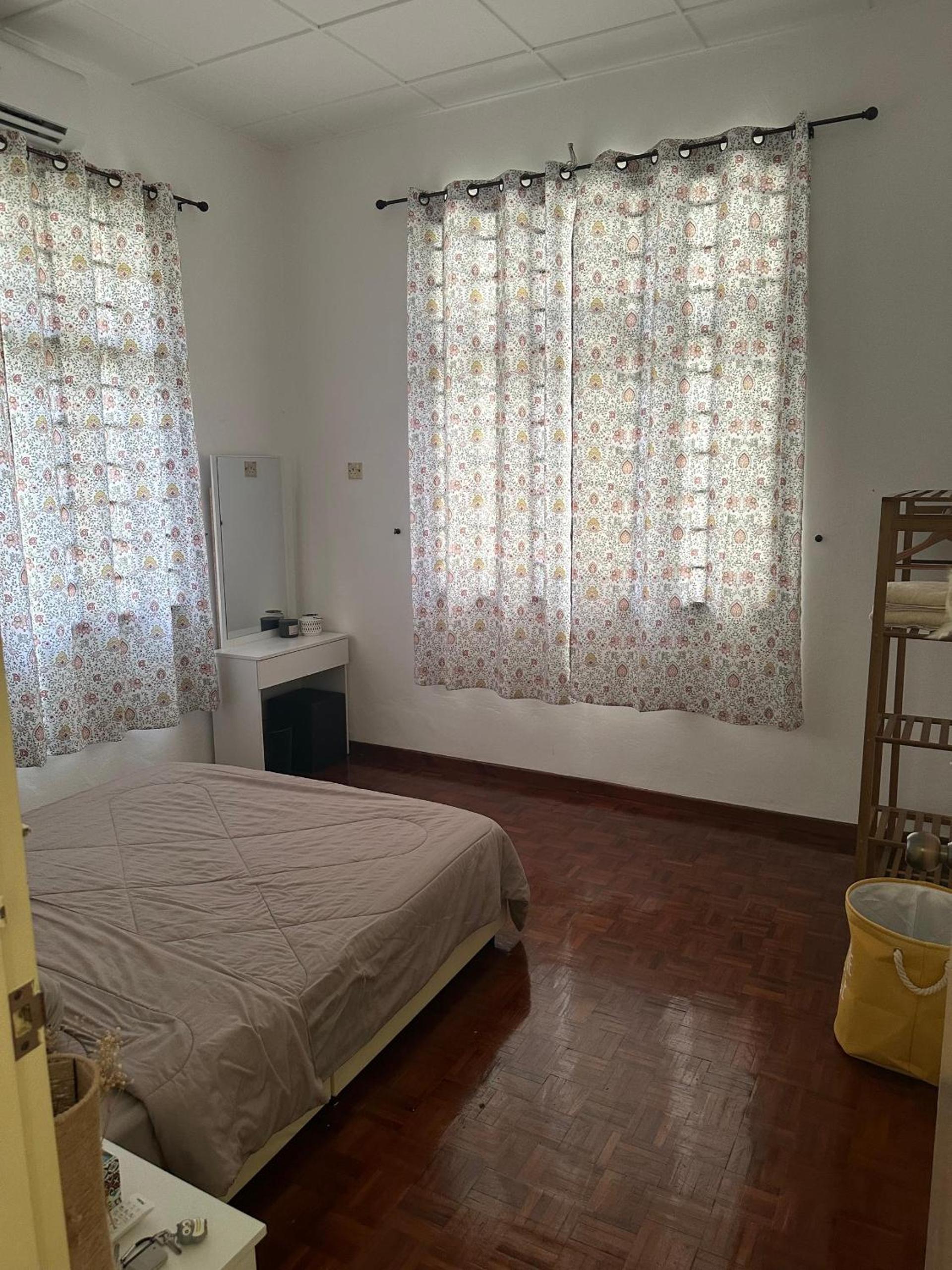 Standard Double Room With Shared Bathroom