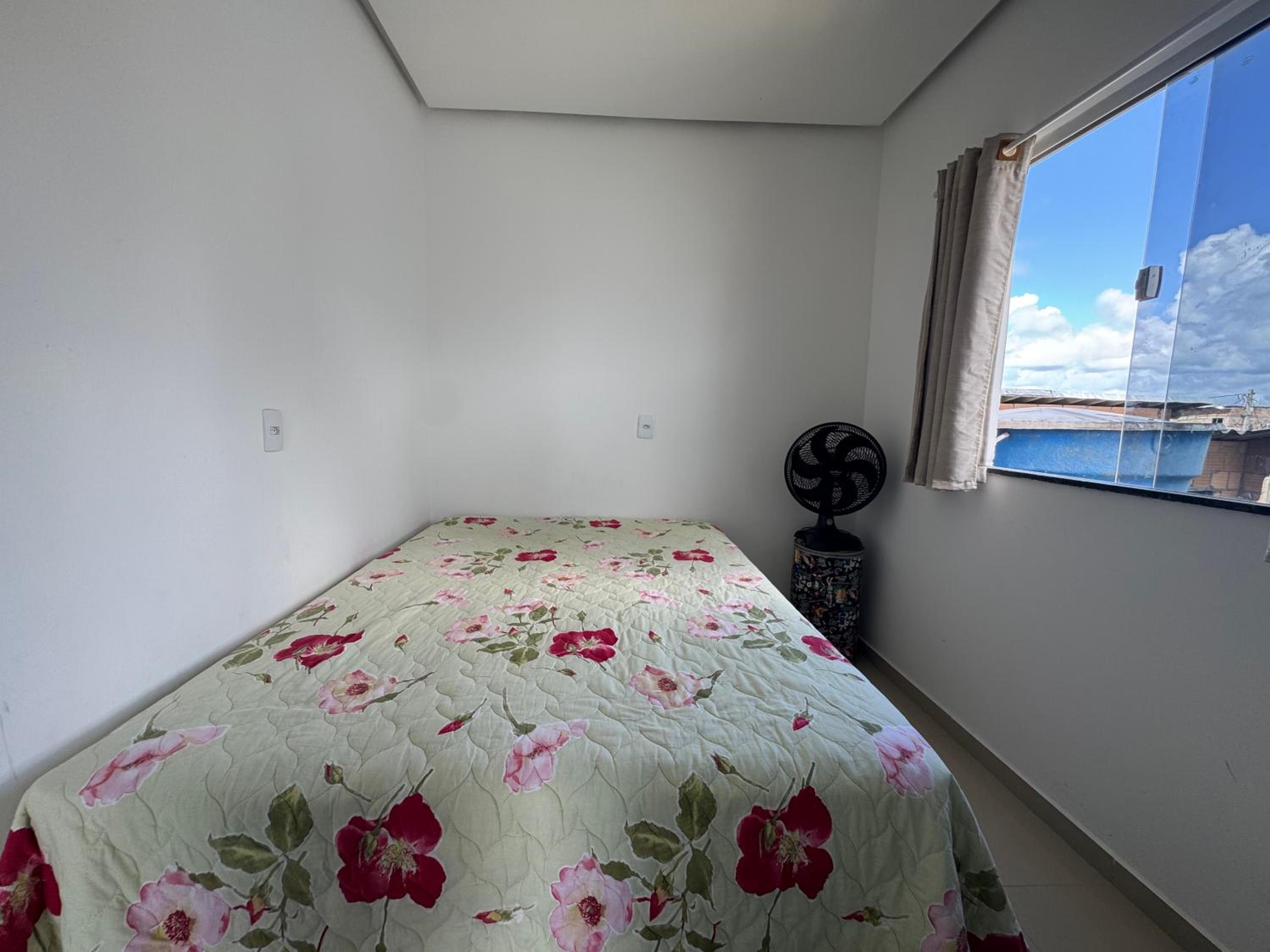 Three-Bedroom House photo 3