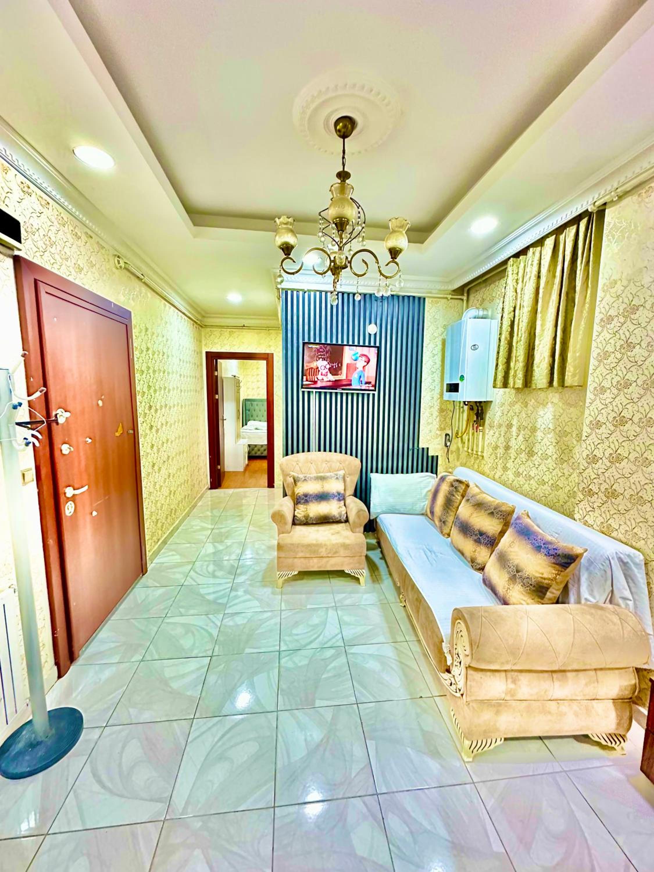 Deluxe King Suite photo 2