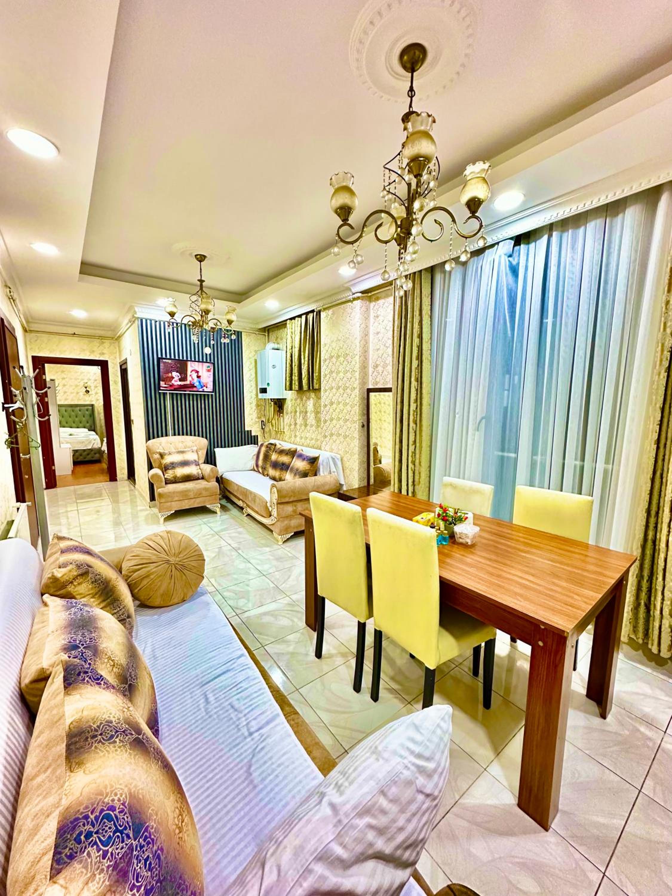 Deluxe King Suite photo 3