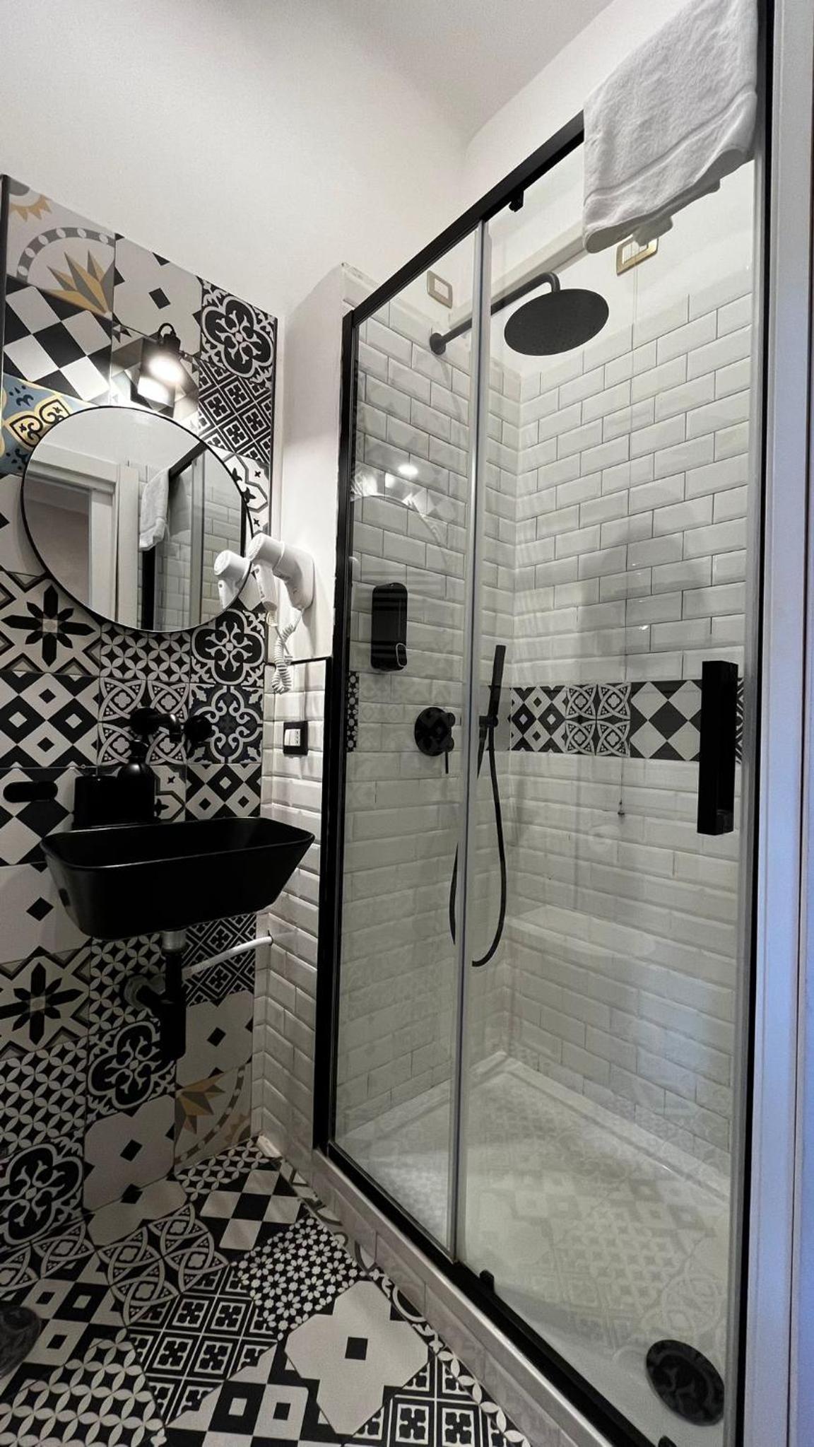 Quadruple Room with Private Bathroom photo 2