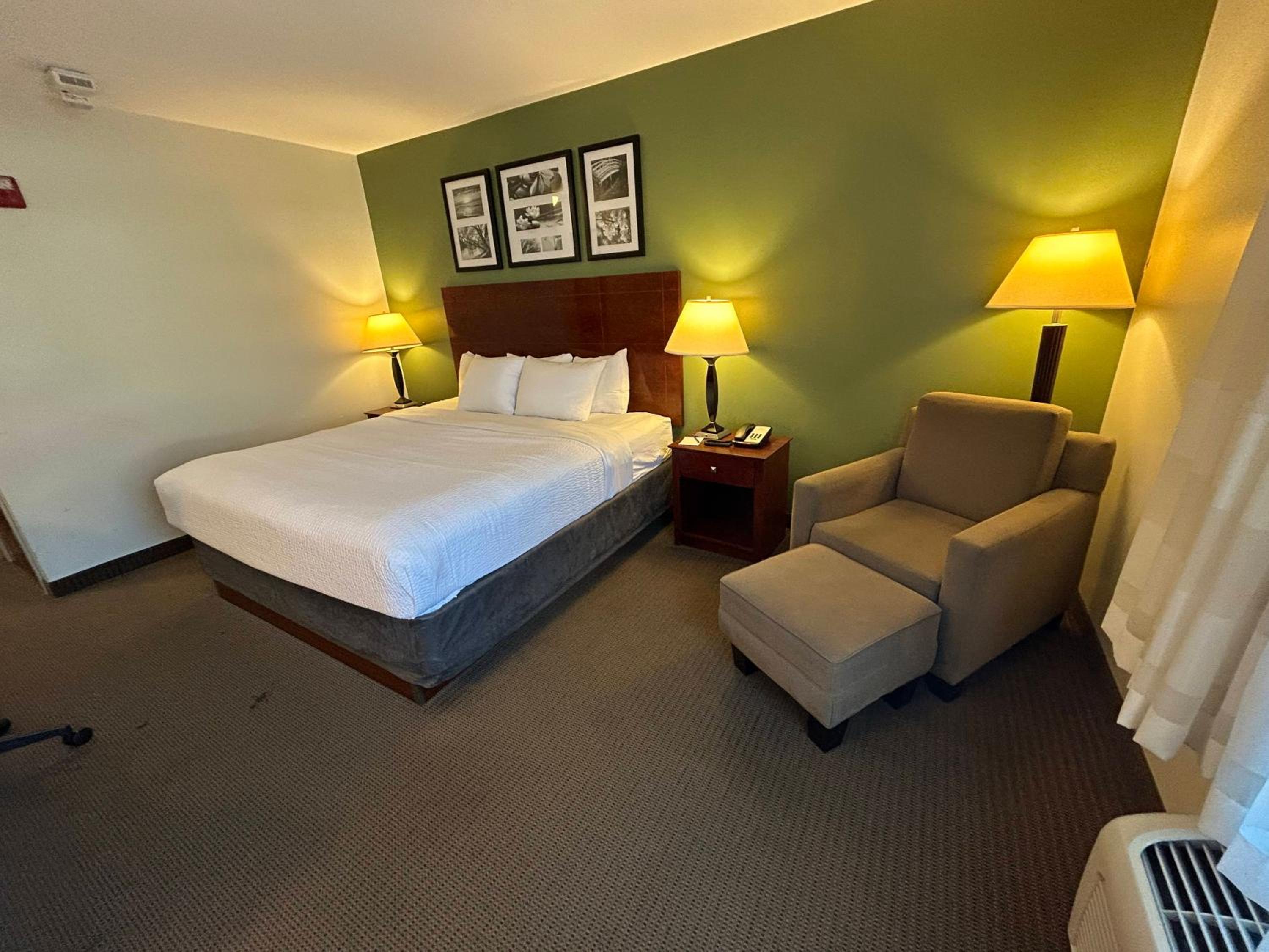 King Room - Accessible/Non-Smoking - Photo 2