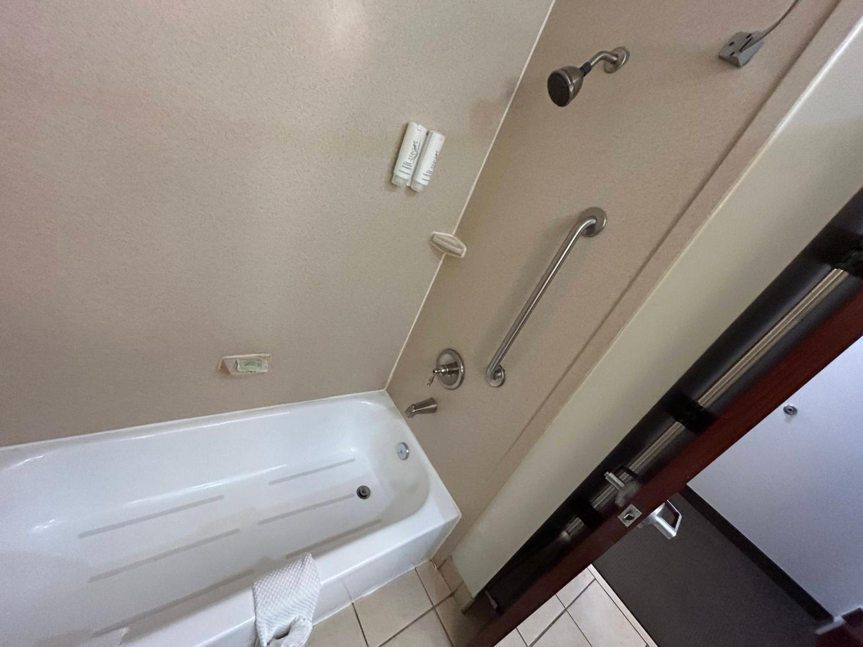 King Room - Accessible/Non-Smoking - Photo 4