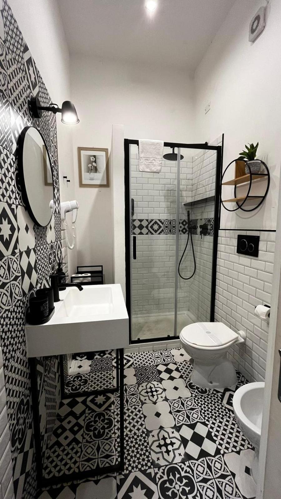 Family Room with Private Bathroom photo 2