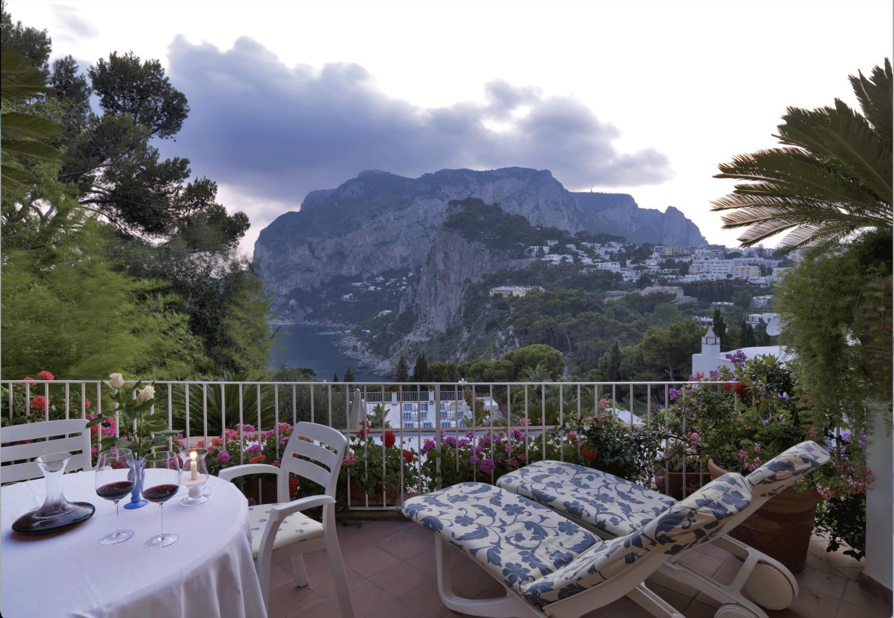 Junior Suite with Terrace and Sea View photo 3