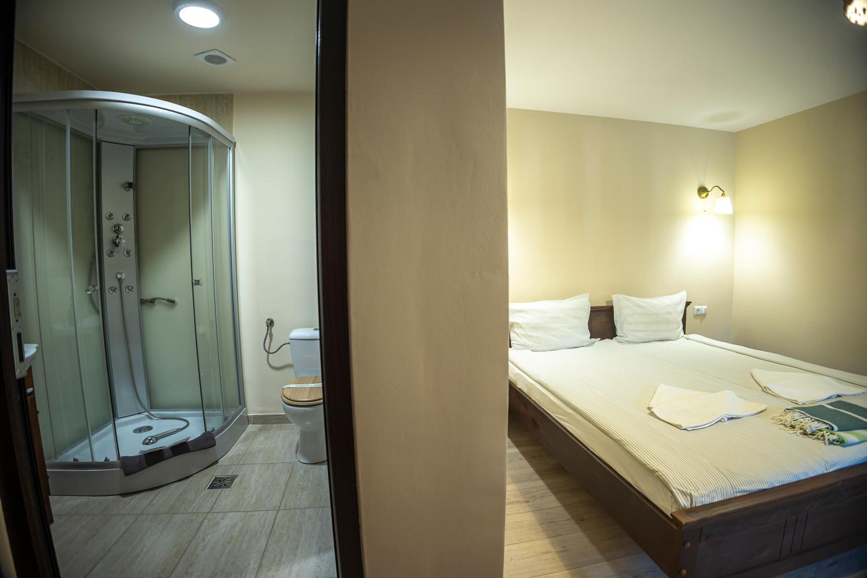 Double Room with Garden View - Photo 10