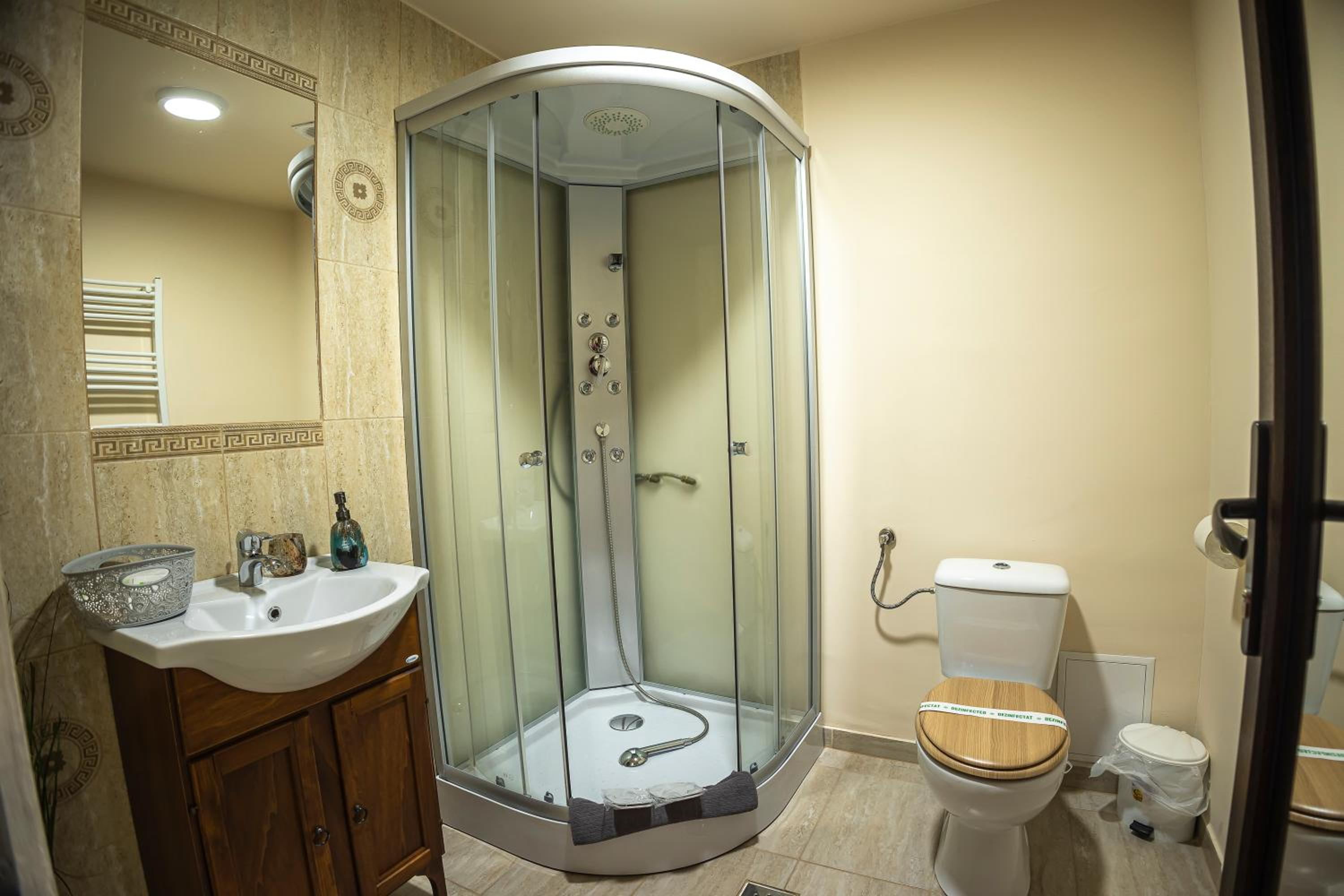Double Room with Garden View - Photo 9