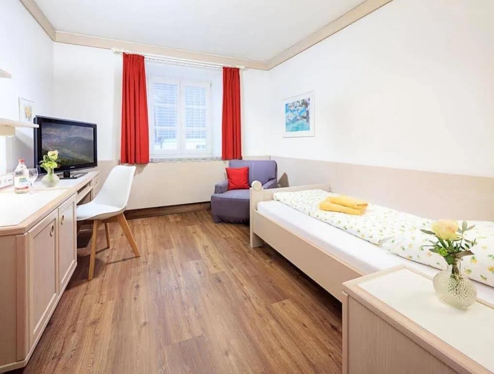 Single Room photo 2