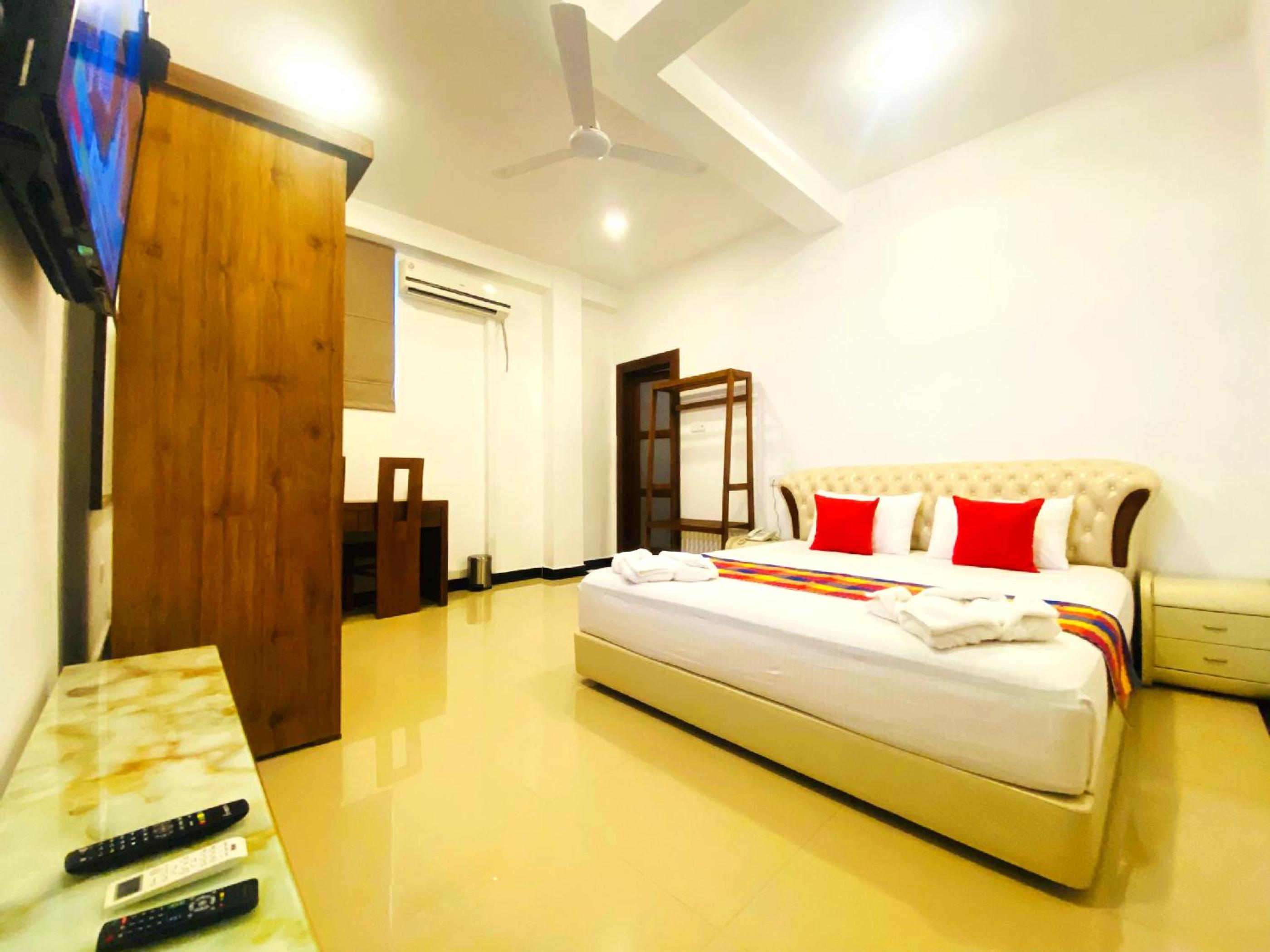 Deluxe King Room