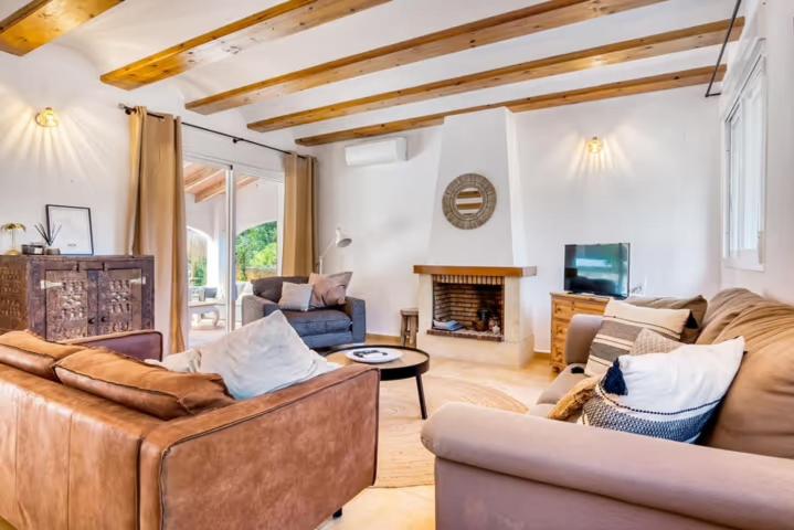 Three-Bedroom Villa photo 2