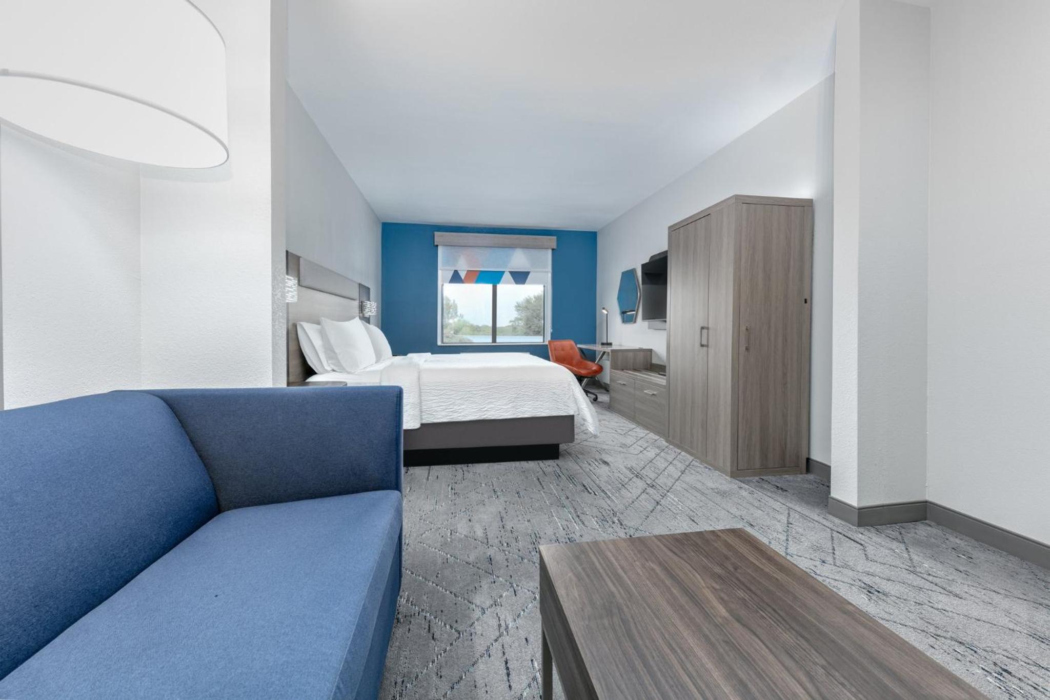 King Suite with Sofa Bed photo 1