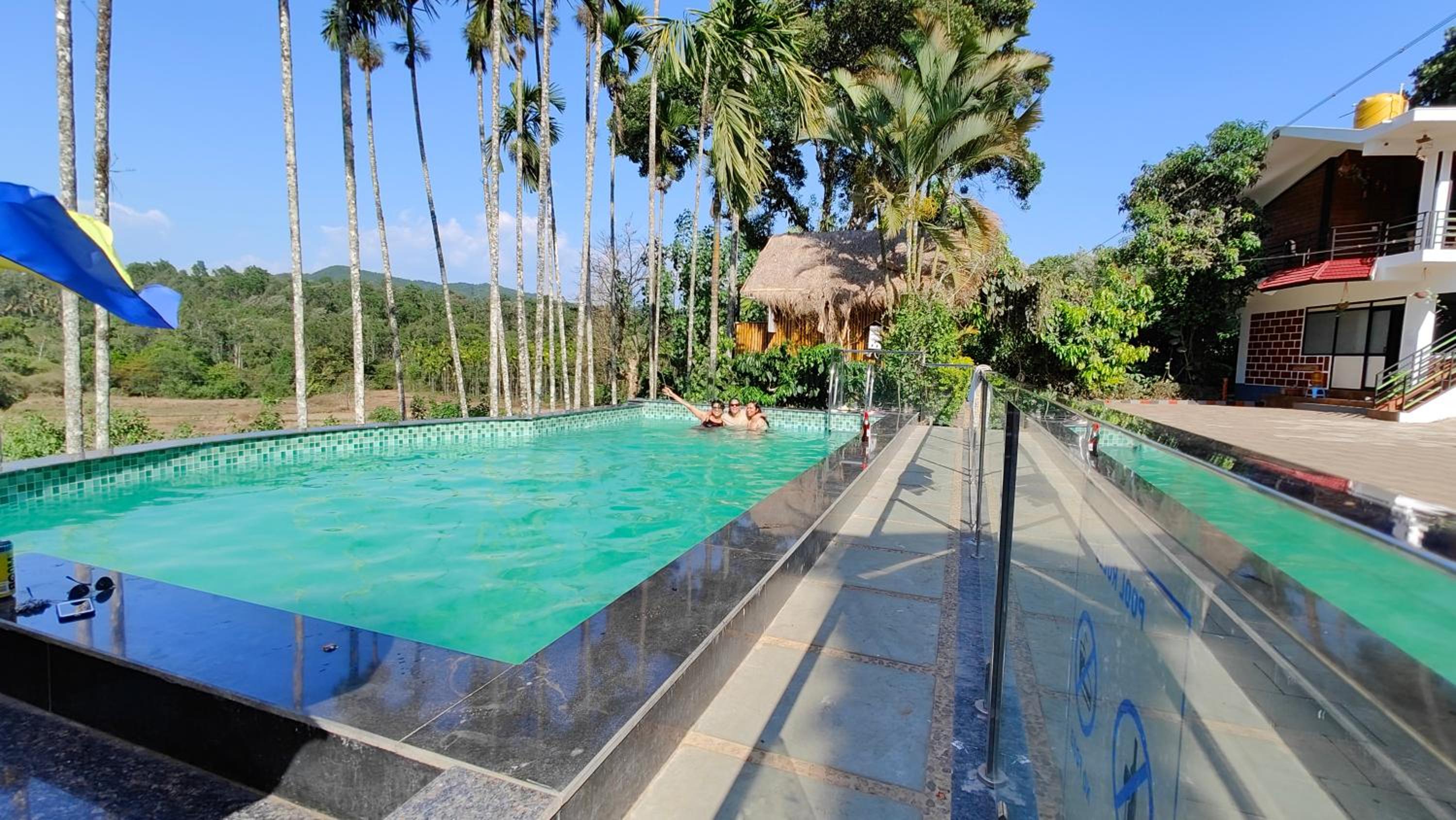 Double Room With Pool View photo 3