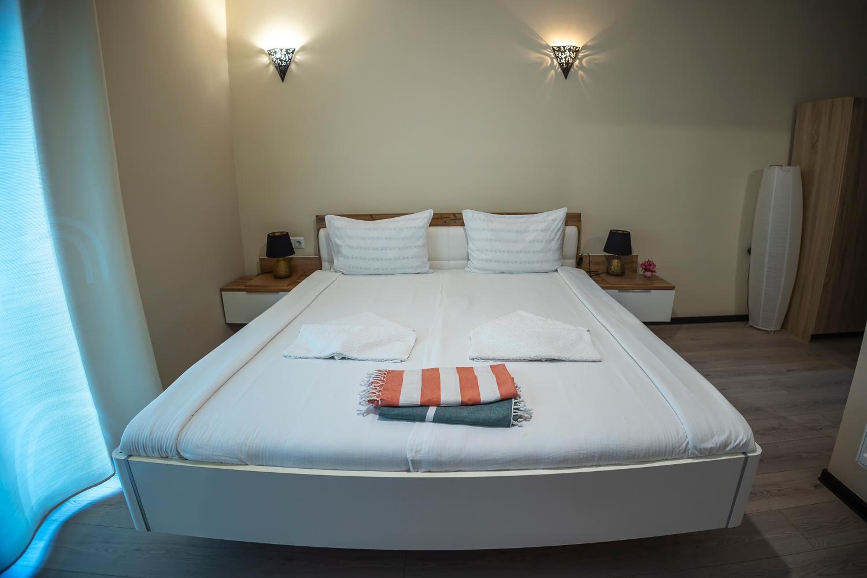 Double Room with Mountain View - Photo 4