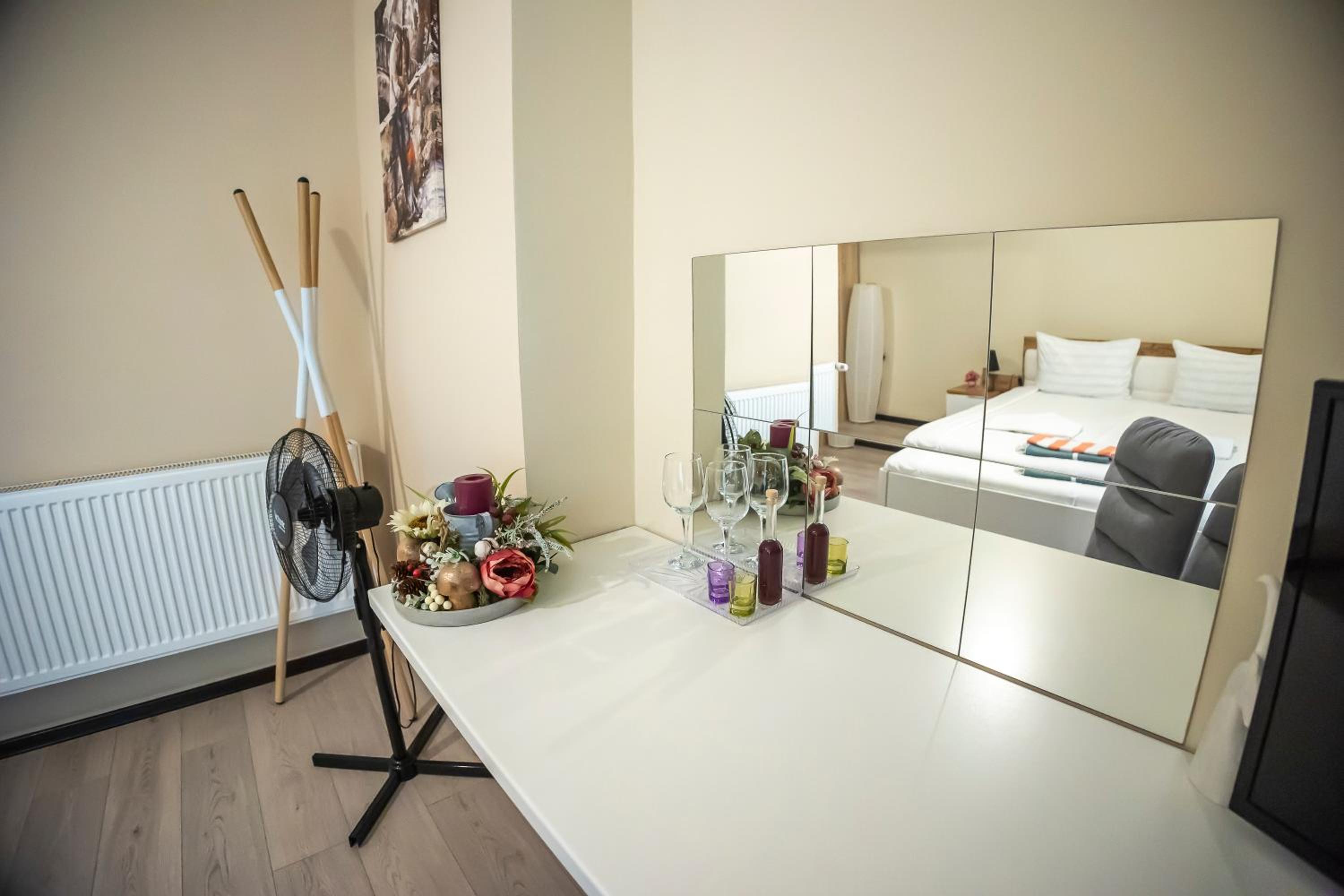 Double Room with Mountain View - Photo 1