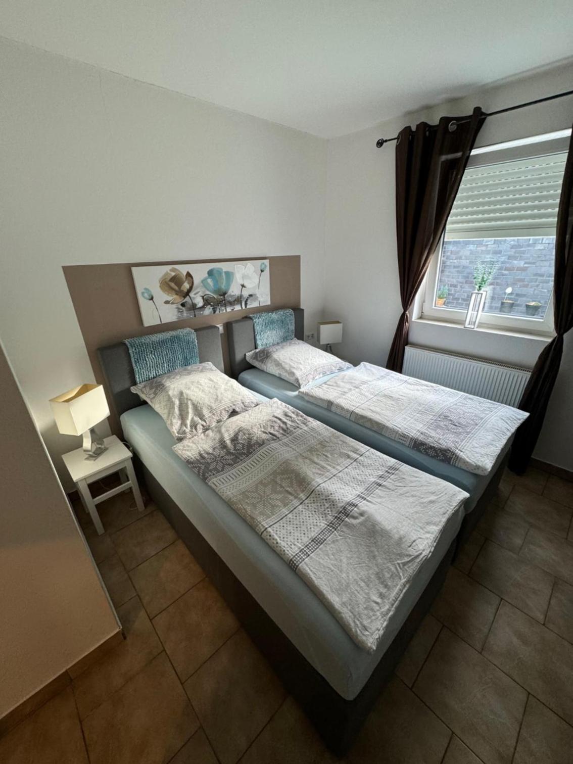 Single Room with Shared Shower and Toilet photo 2
