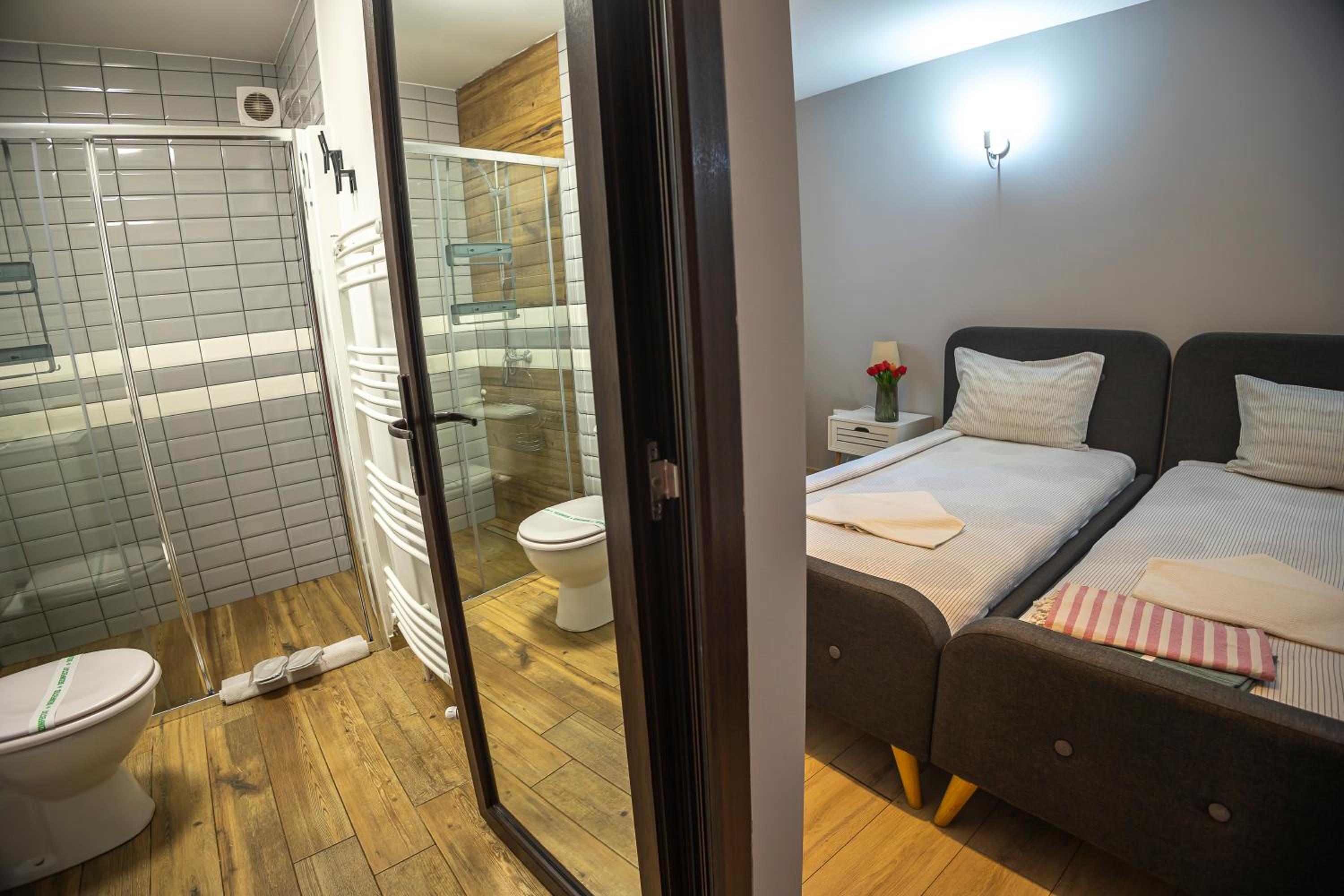 Double or Twin Room - Disability Access - Photo 3