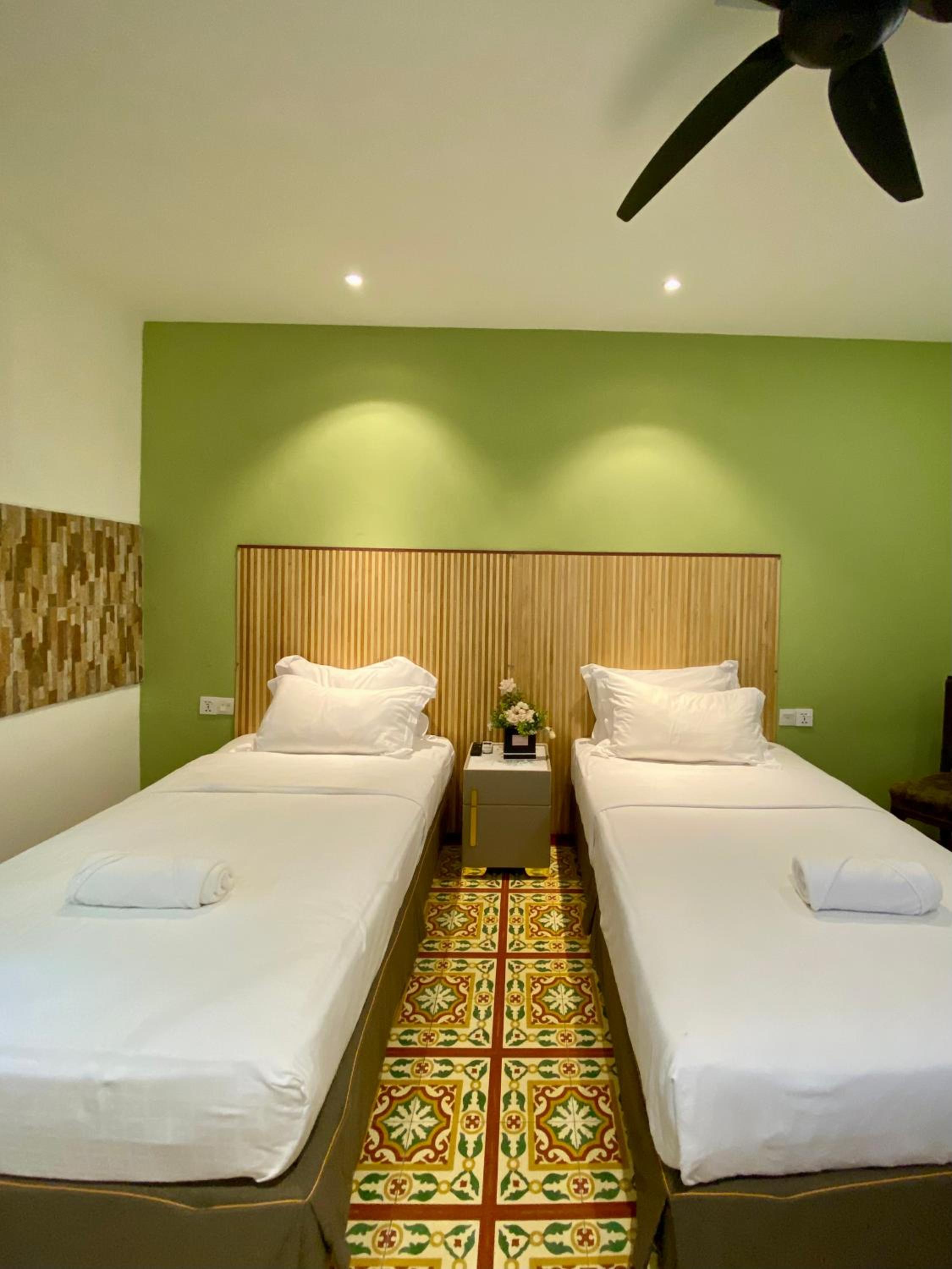 Deluxe Twin Room - Photo 7