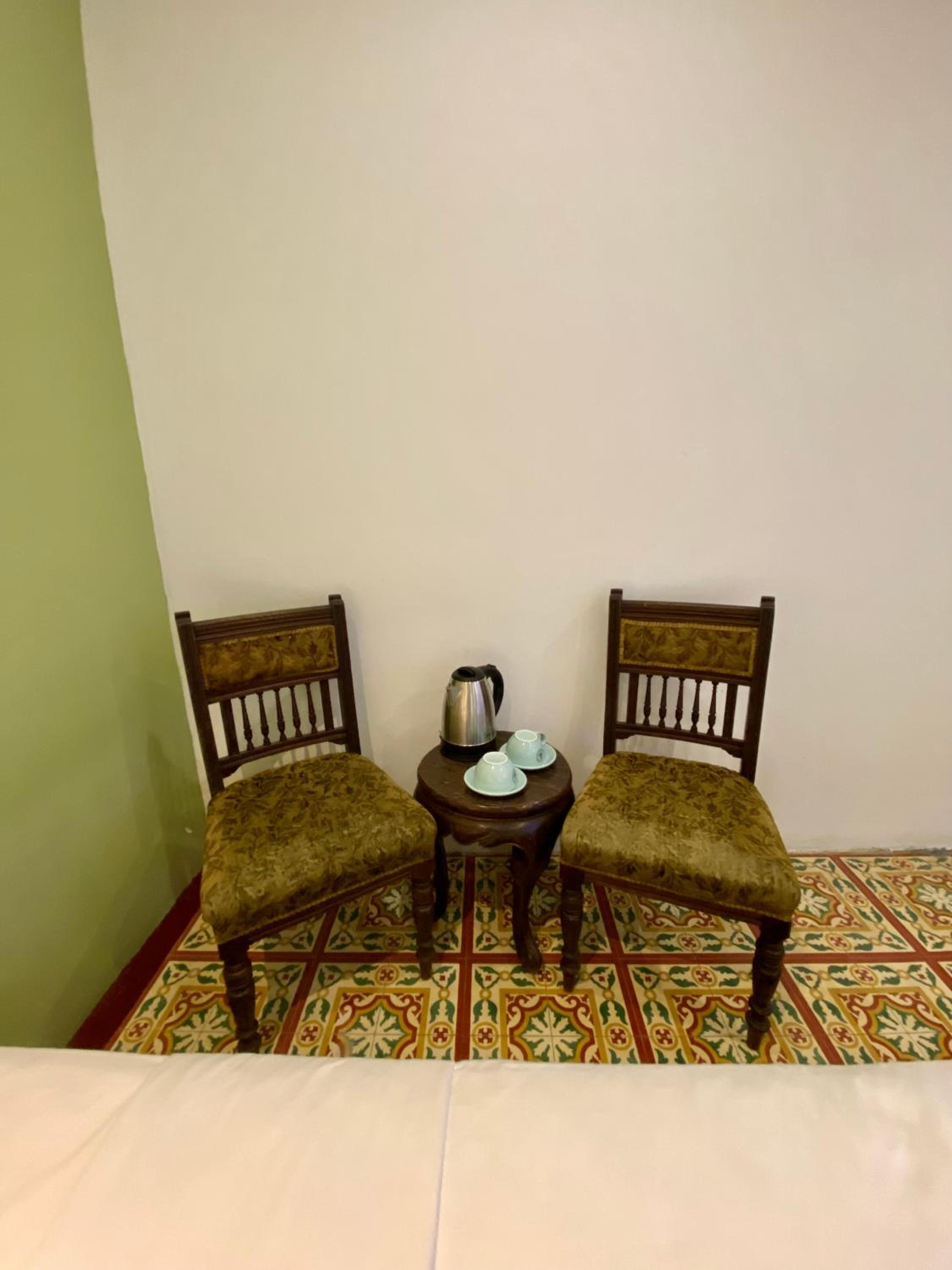 Deluxe Twin Room - Photo 12