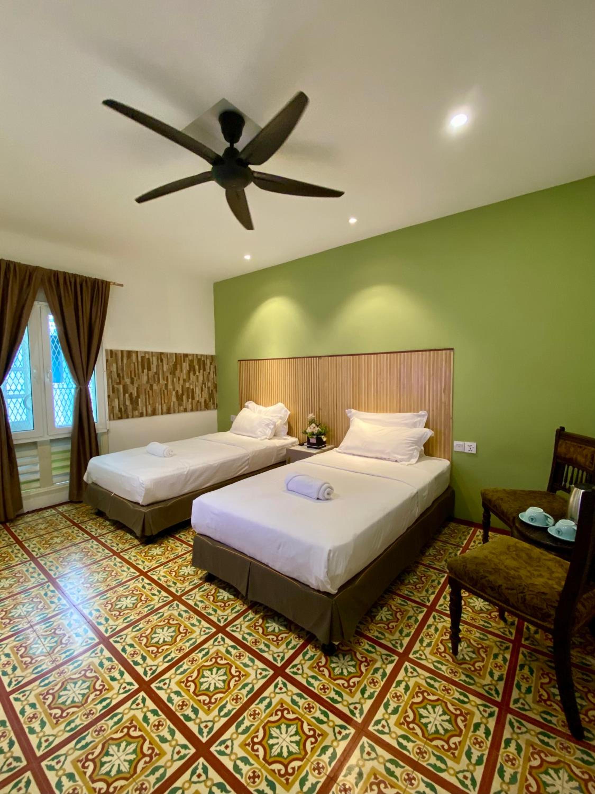 Deluxe Twin Room - Photo 10