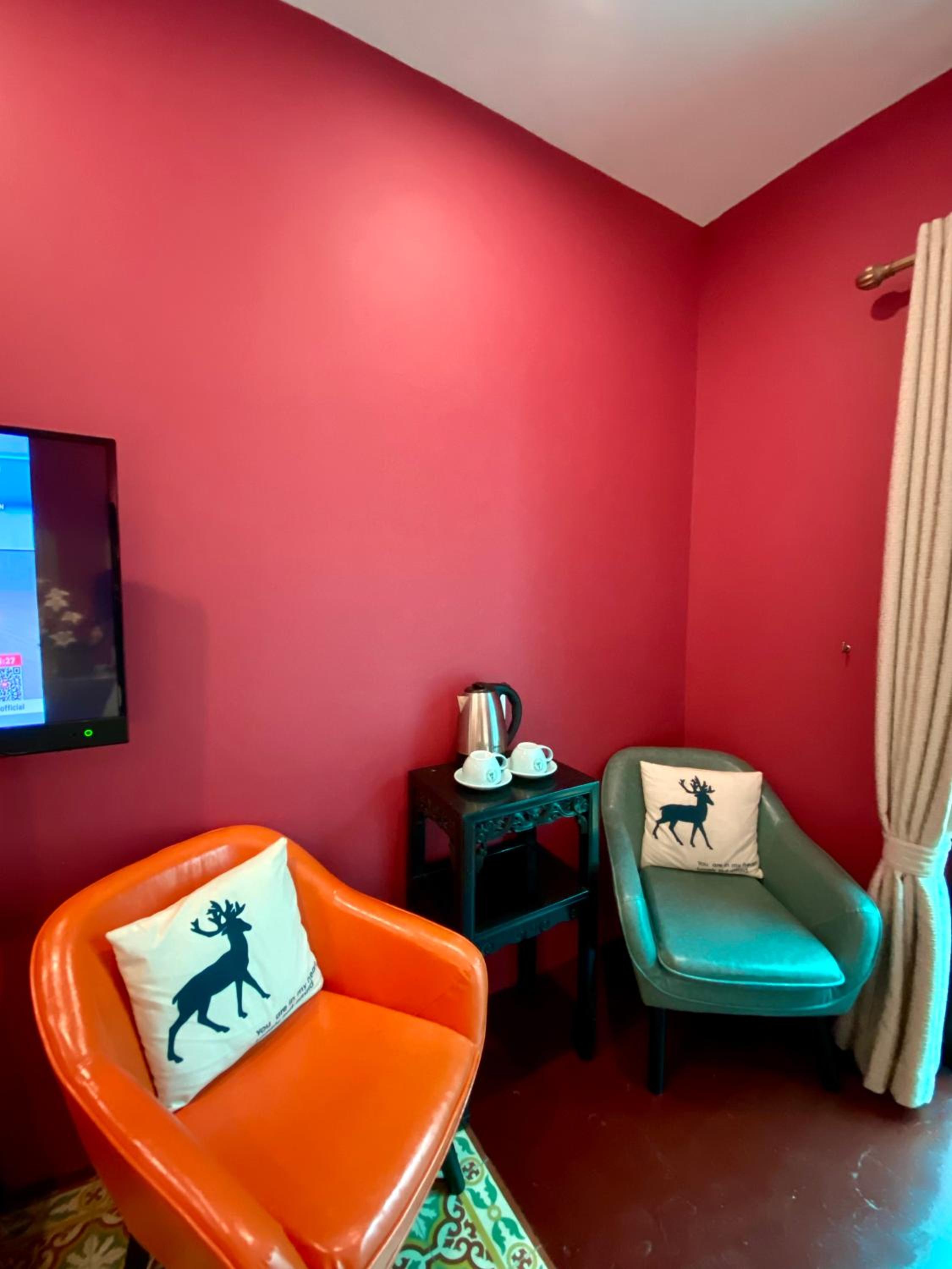 Twin Room with Balcony - Photo 8