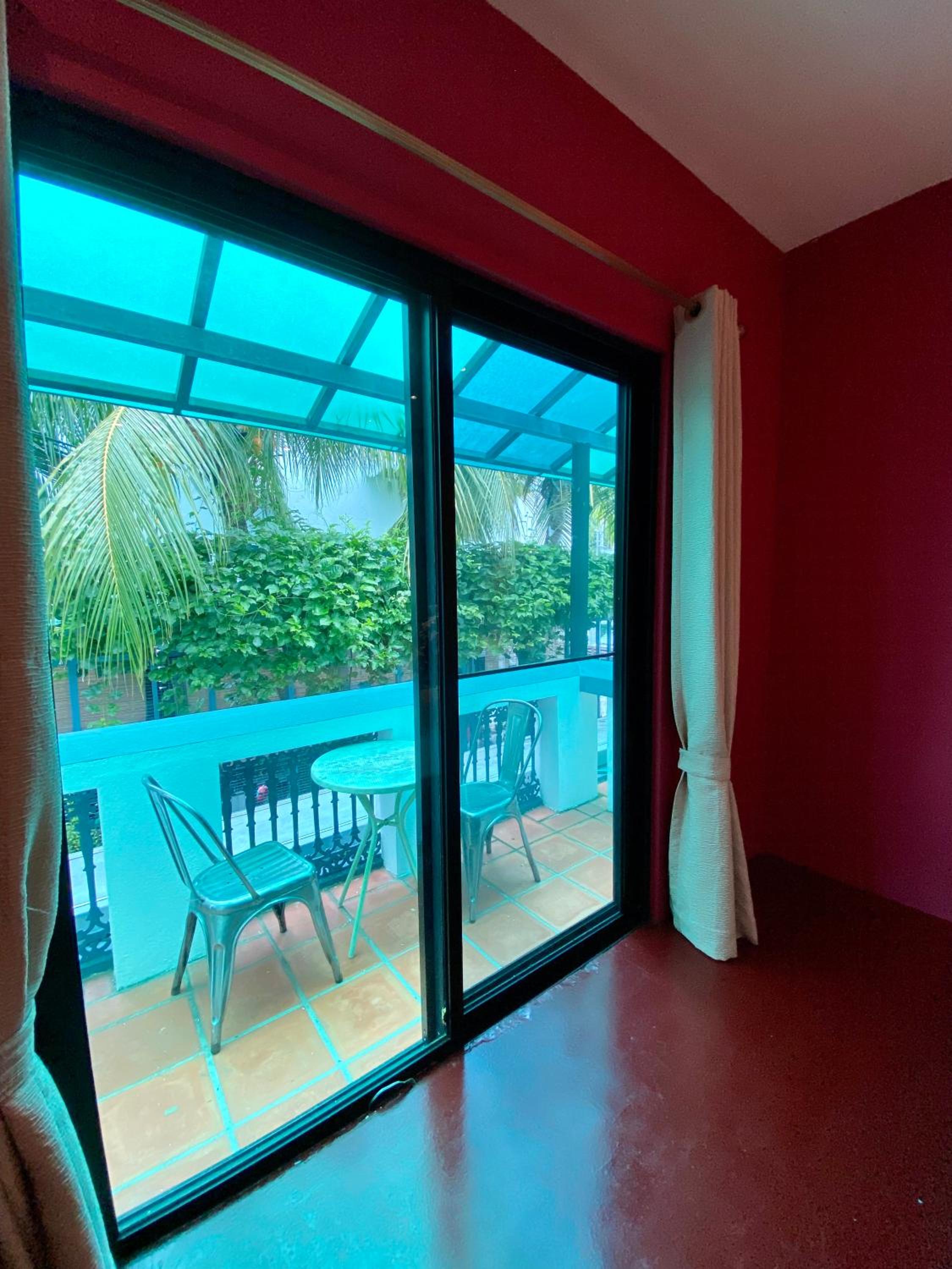 Twin Room with Balcony - Photo 11