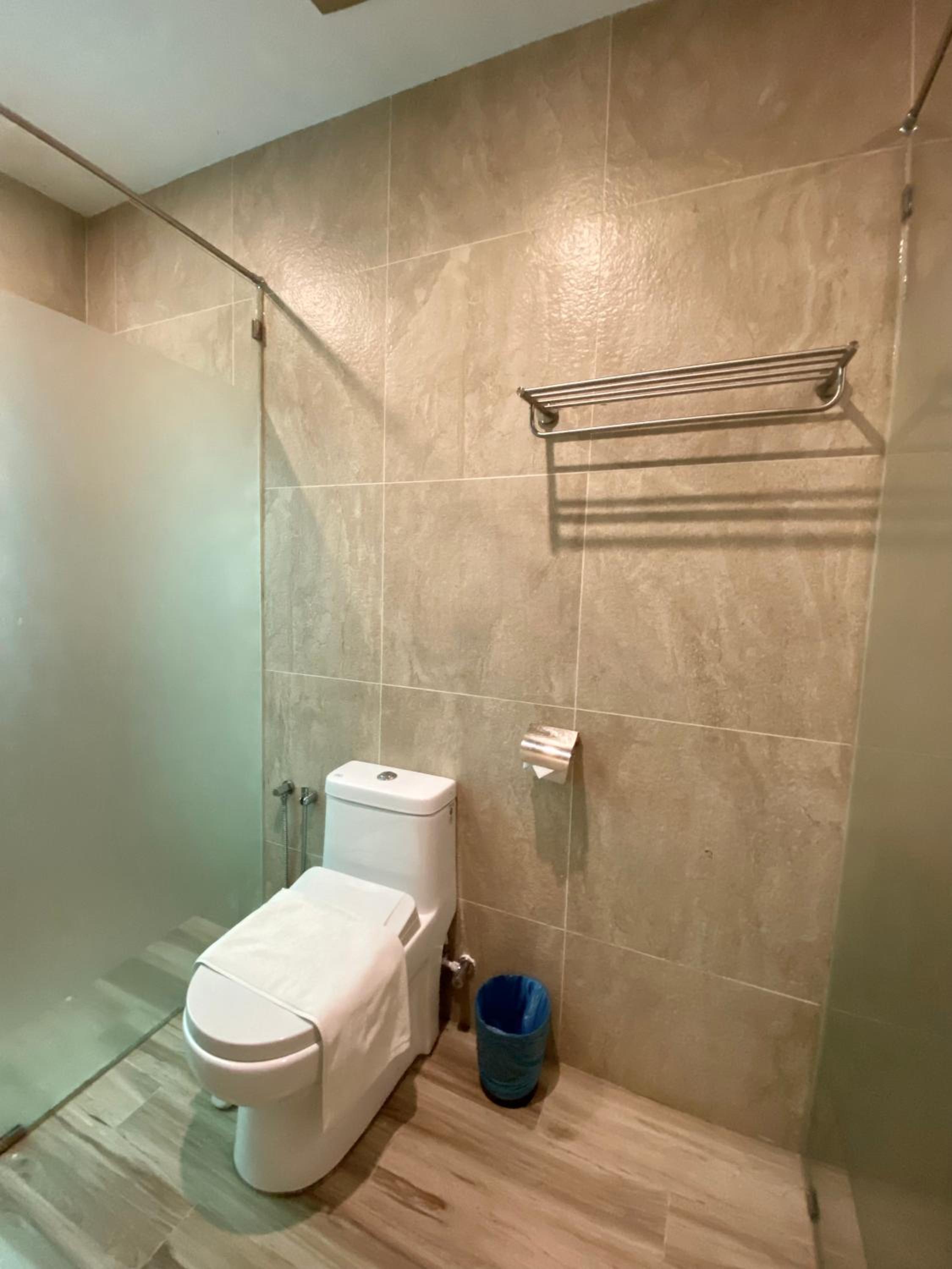 Twin Room with Balcony - Photo 13