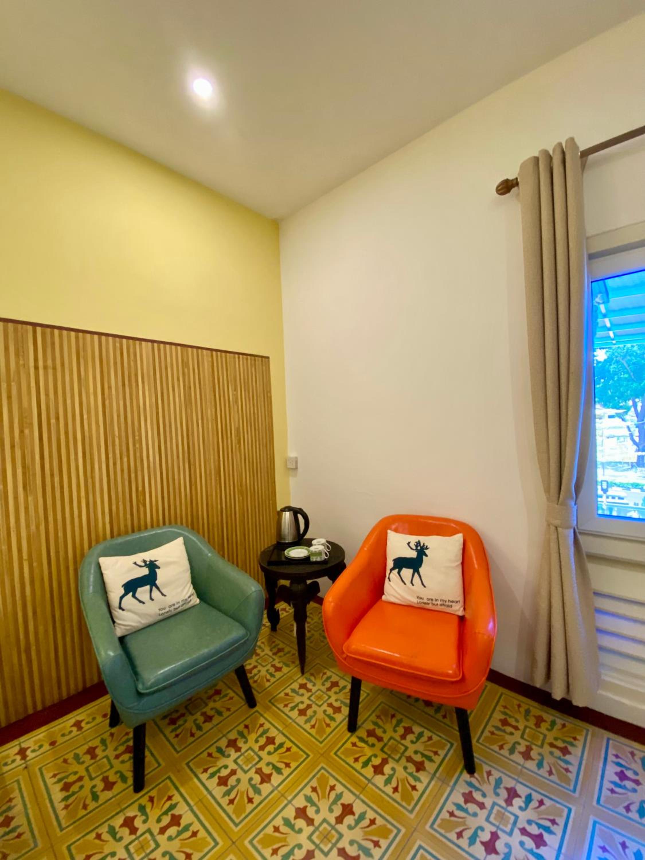 Deluxe King Room - Photo 6