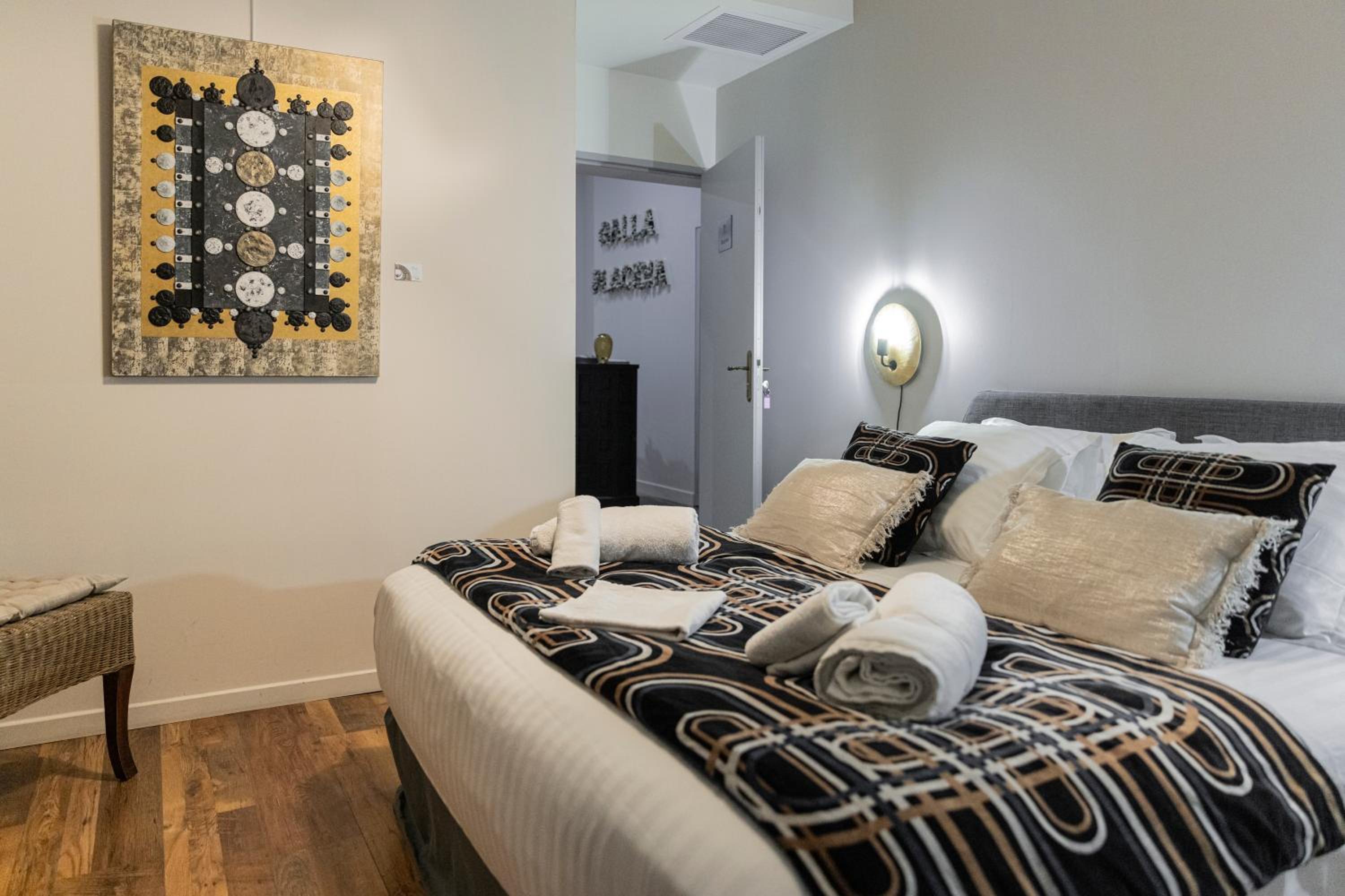 Superior Double Room with Bathtub