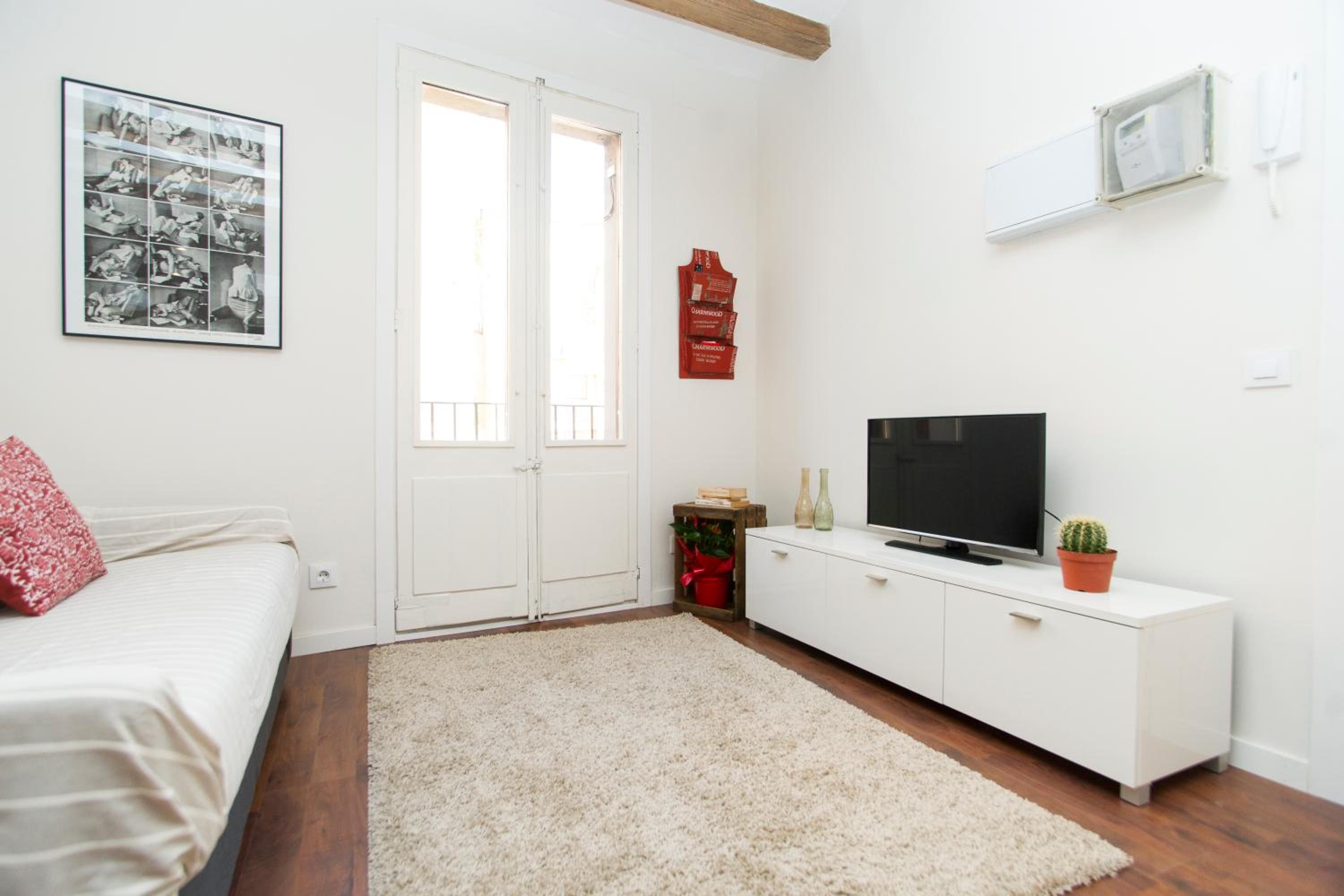 Apartment with Balcony photo 2