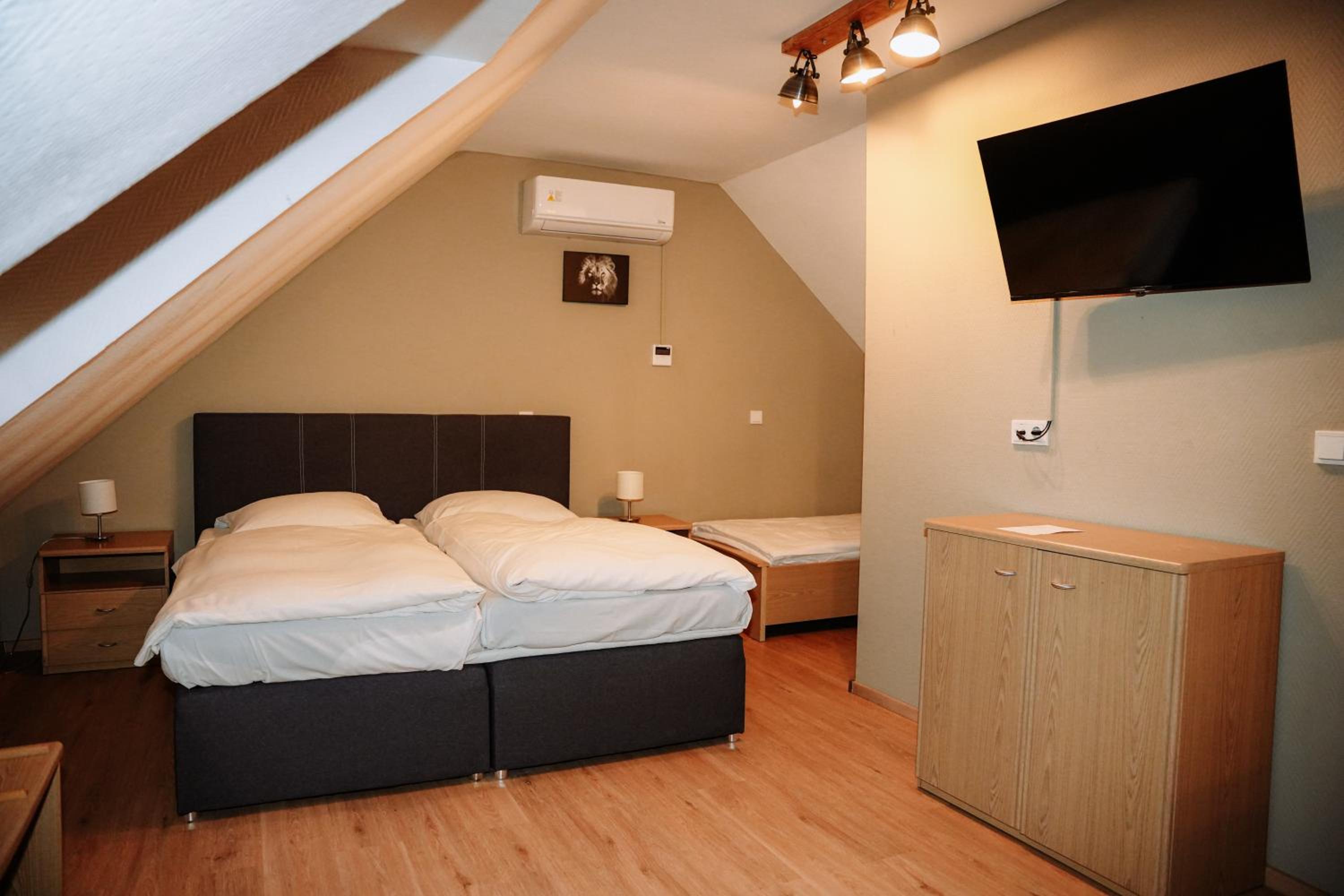 Budget Triple Room - Photo 1