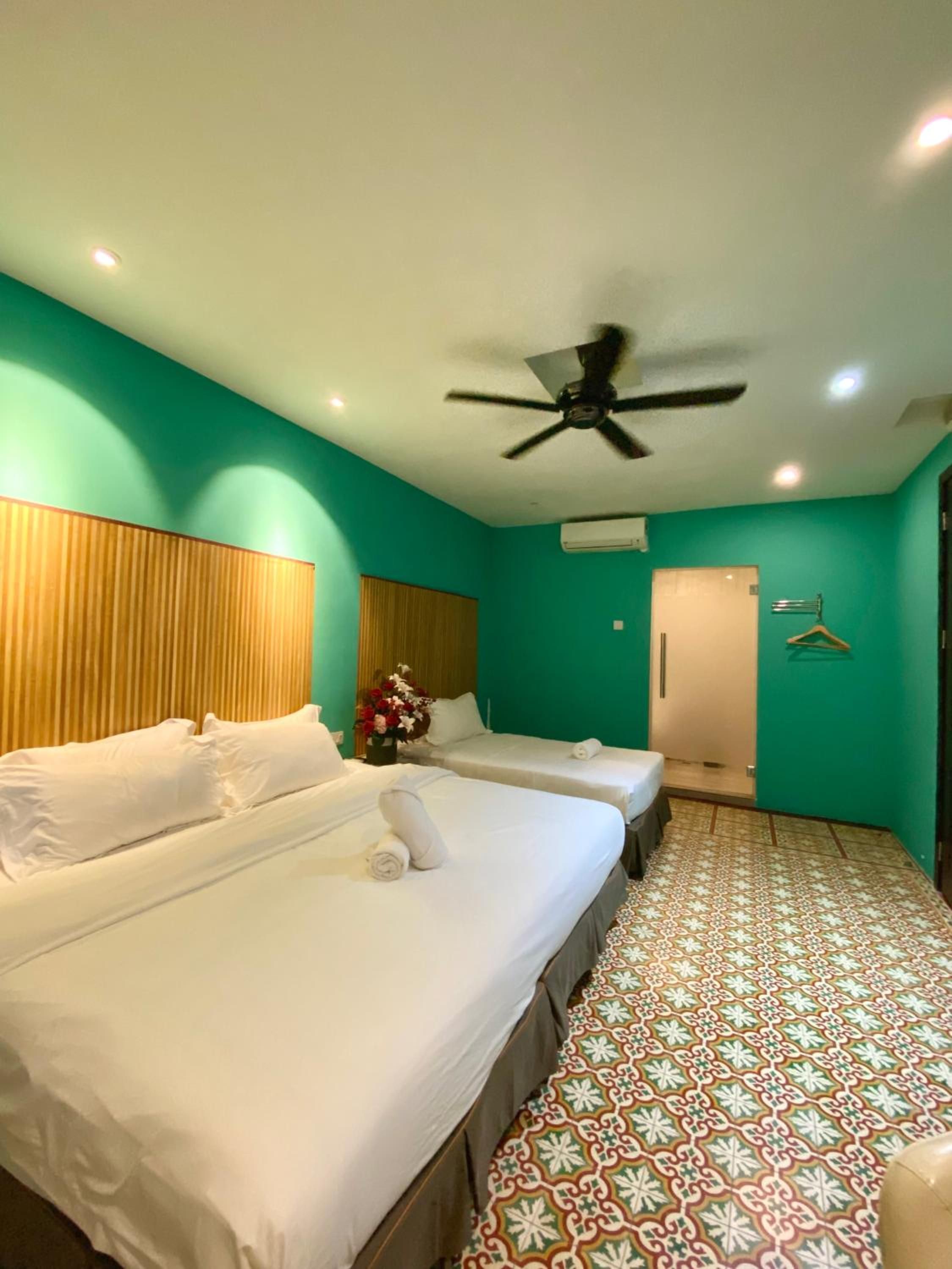 Deluxe Triple Room - Photo 2