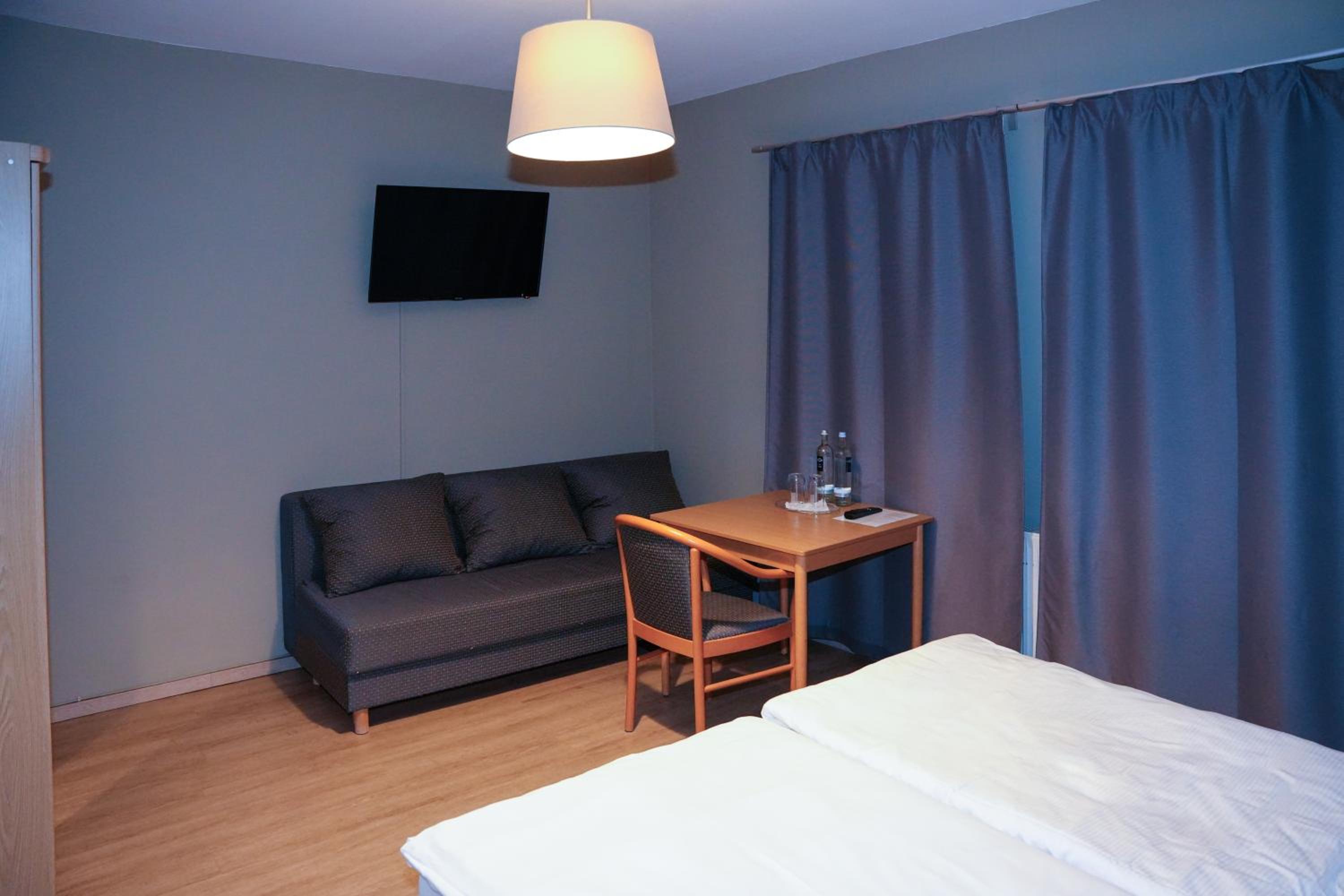 Budget Double Room photo 2