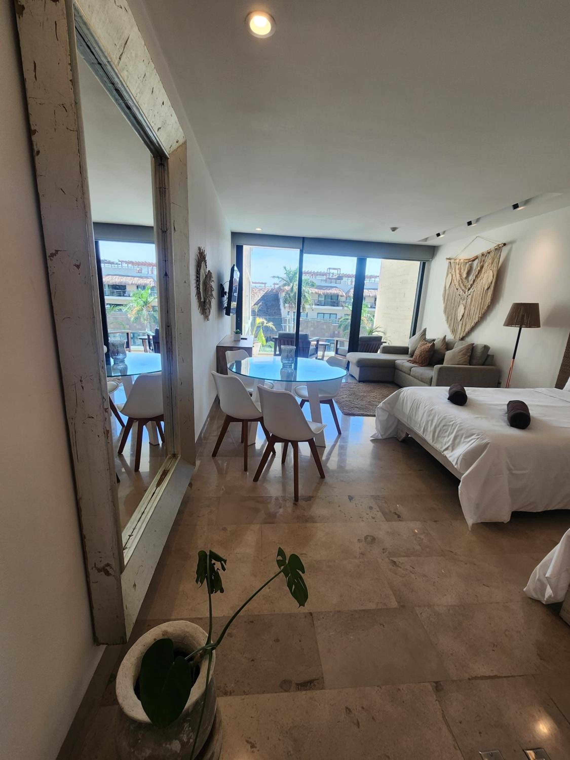 Studio with Pool View - Photo 43