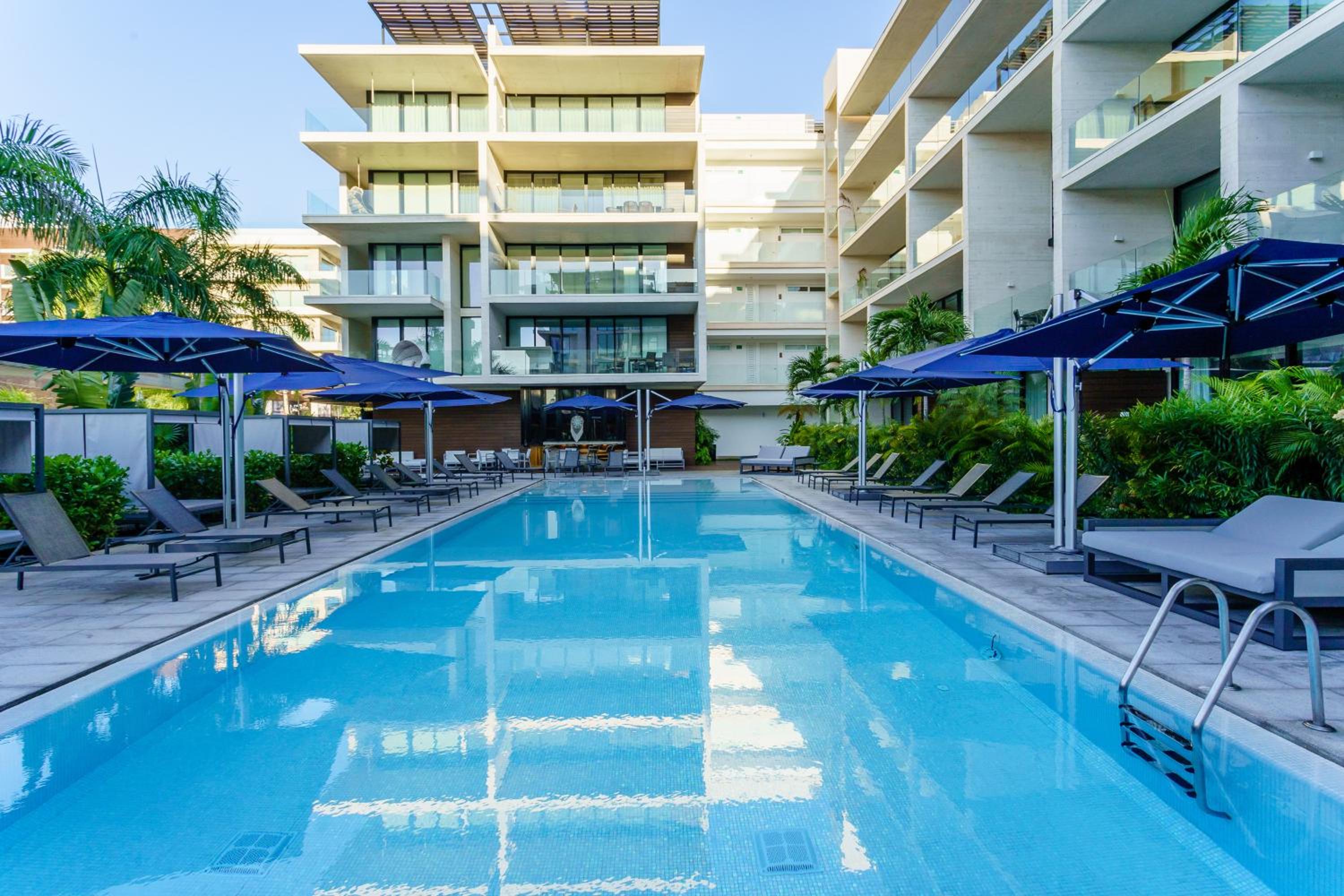 Studio with Pool View - Photo 5