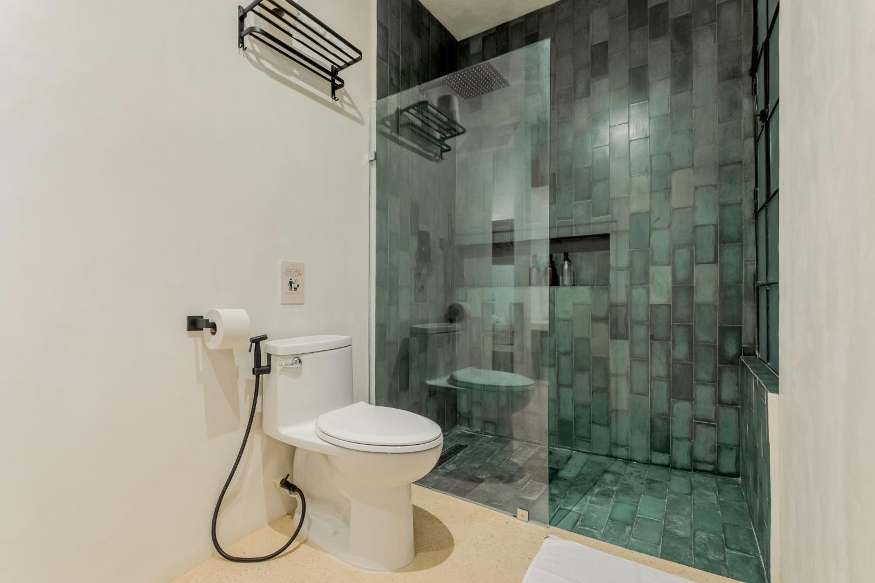 Deluxe Quadruple Room - Photo 2